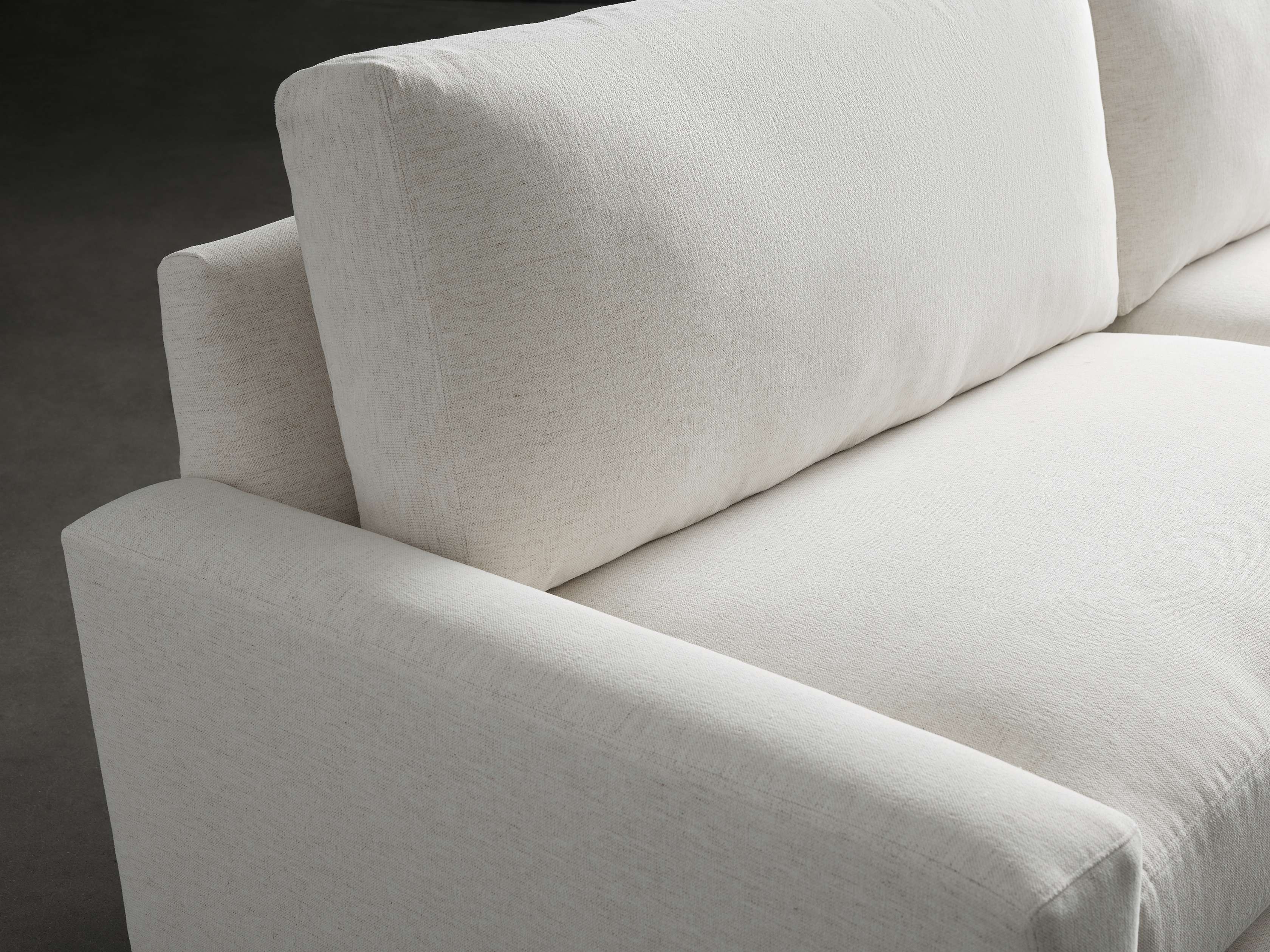 Remington Deep 84" Sofa in Nomad Snow