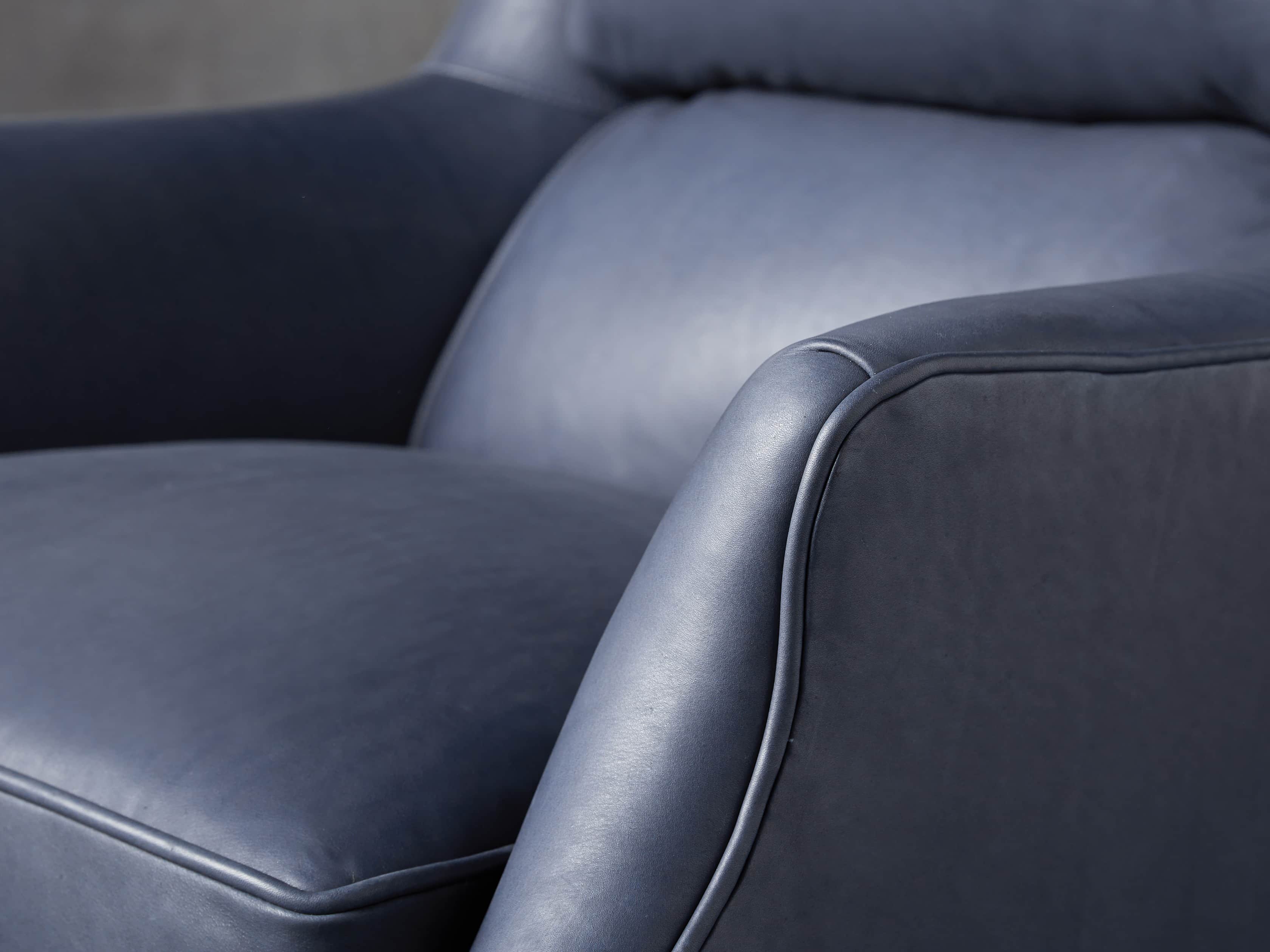 Alex Leather 29" Chair