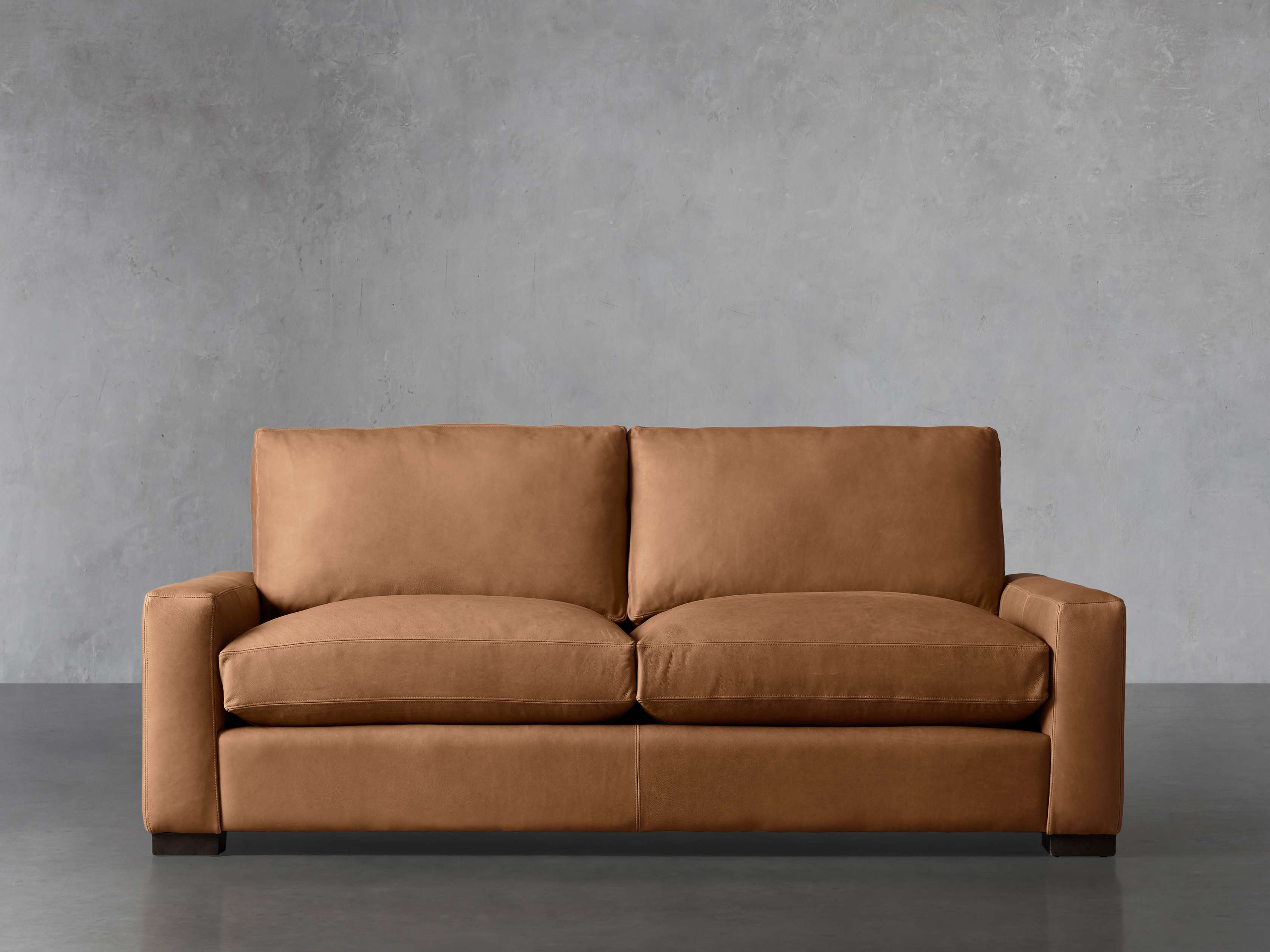 Remington Sofa in Leather in Natural Arhaus