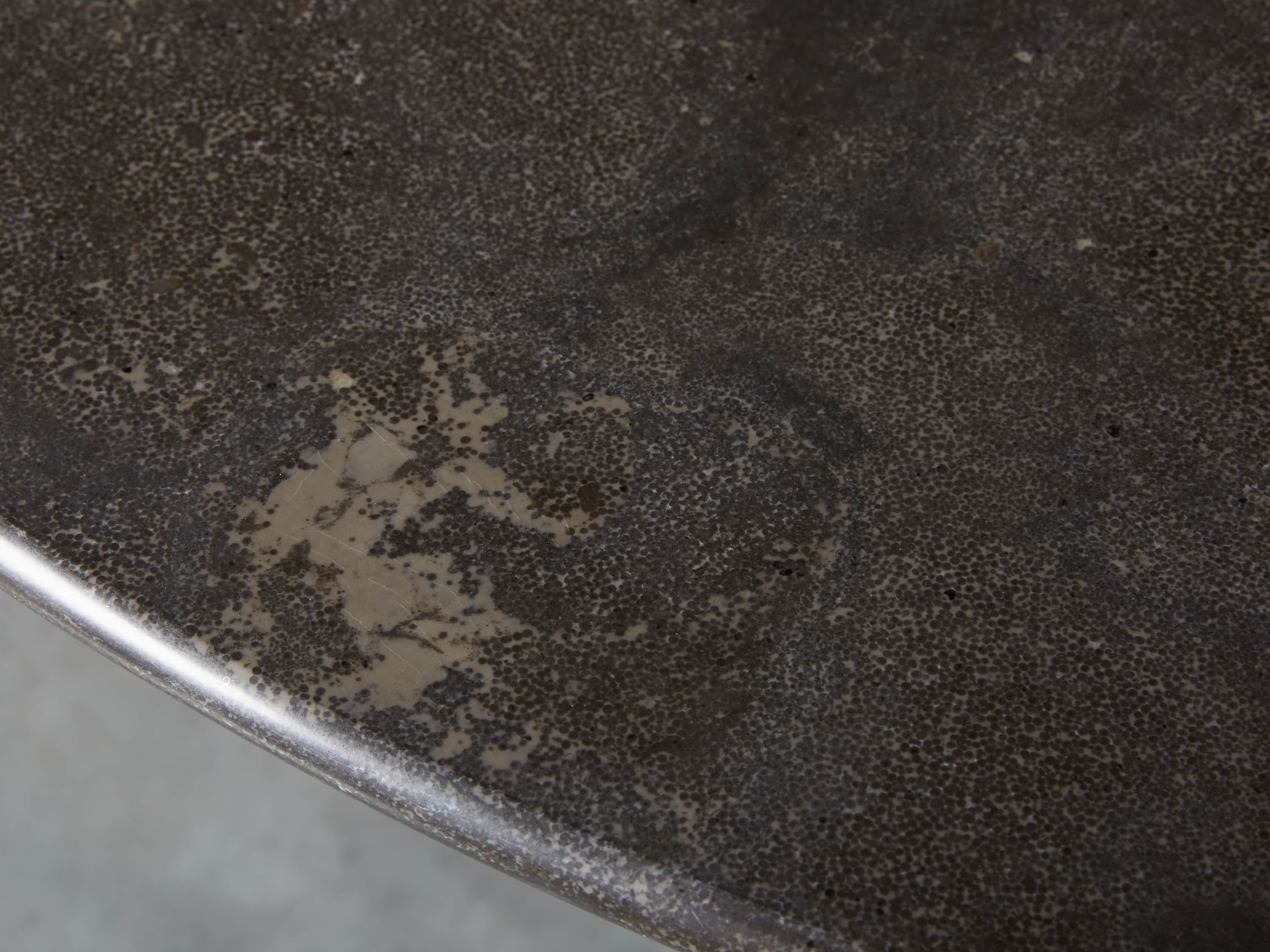 Enzo 39" Round Bluestone Dining Table