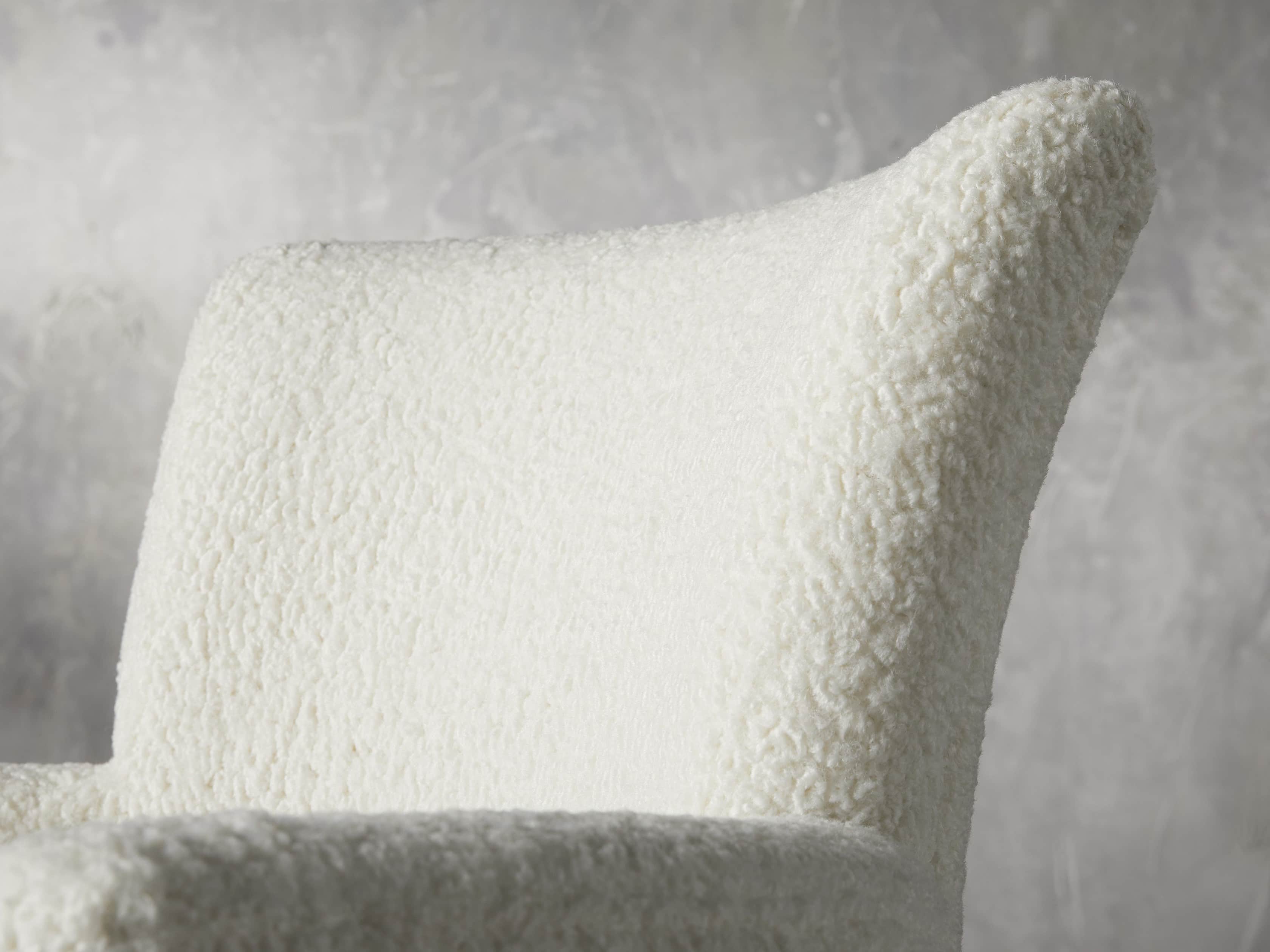 Fallyn 21" Dining Arm Chair in Faux Shearling