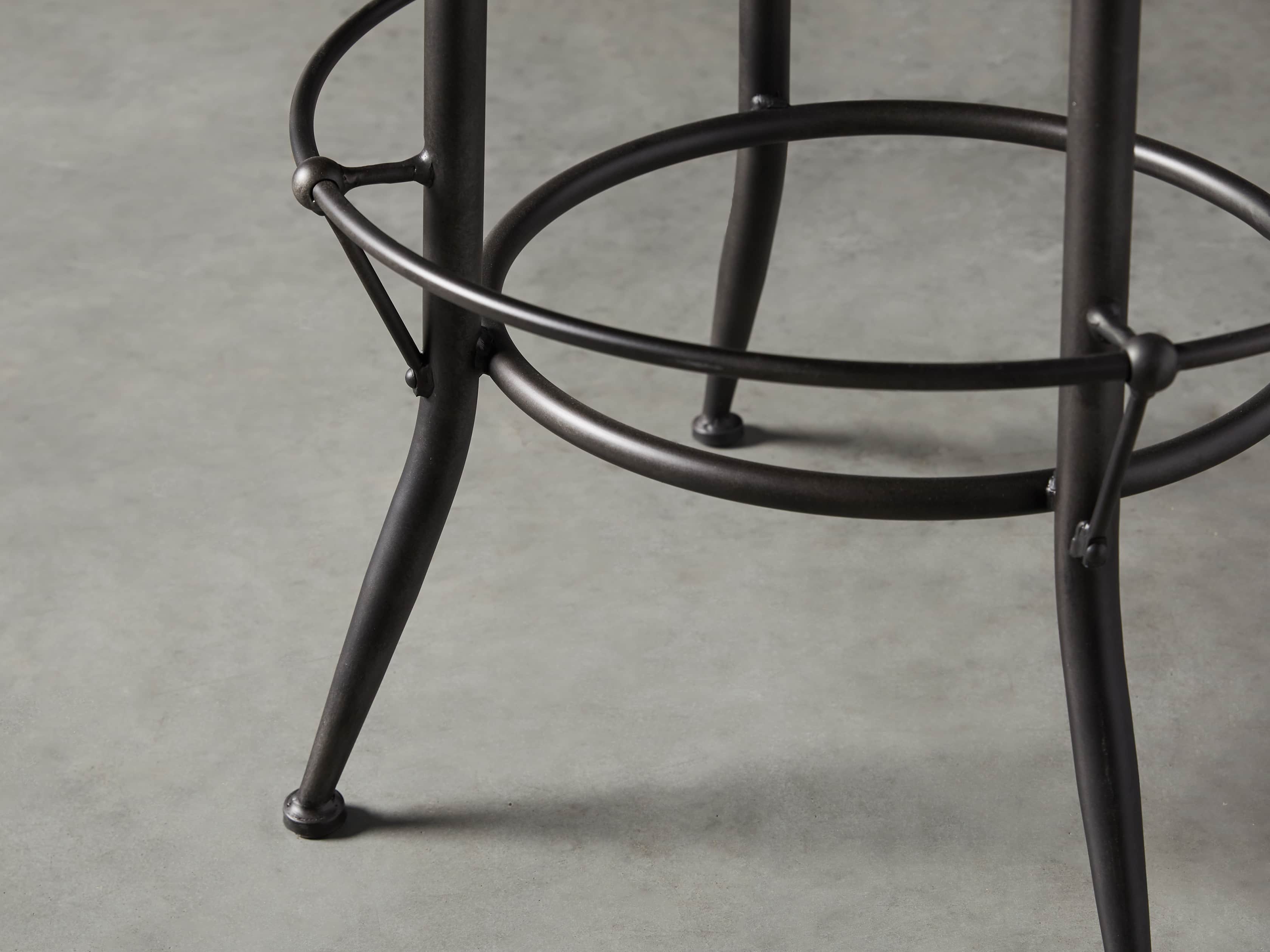 Kensington 32" Round Adjustable Height Bar Table In Barnwood Natural