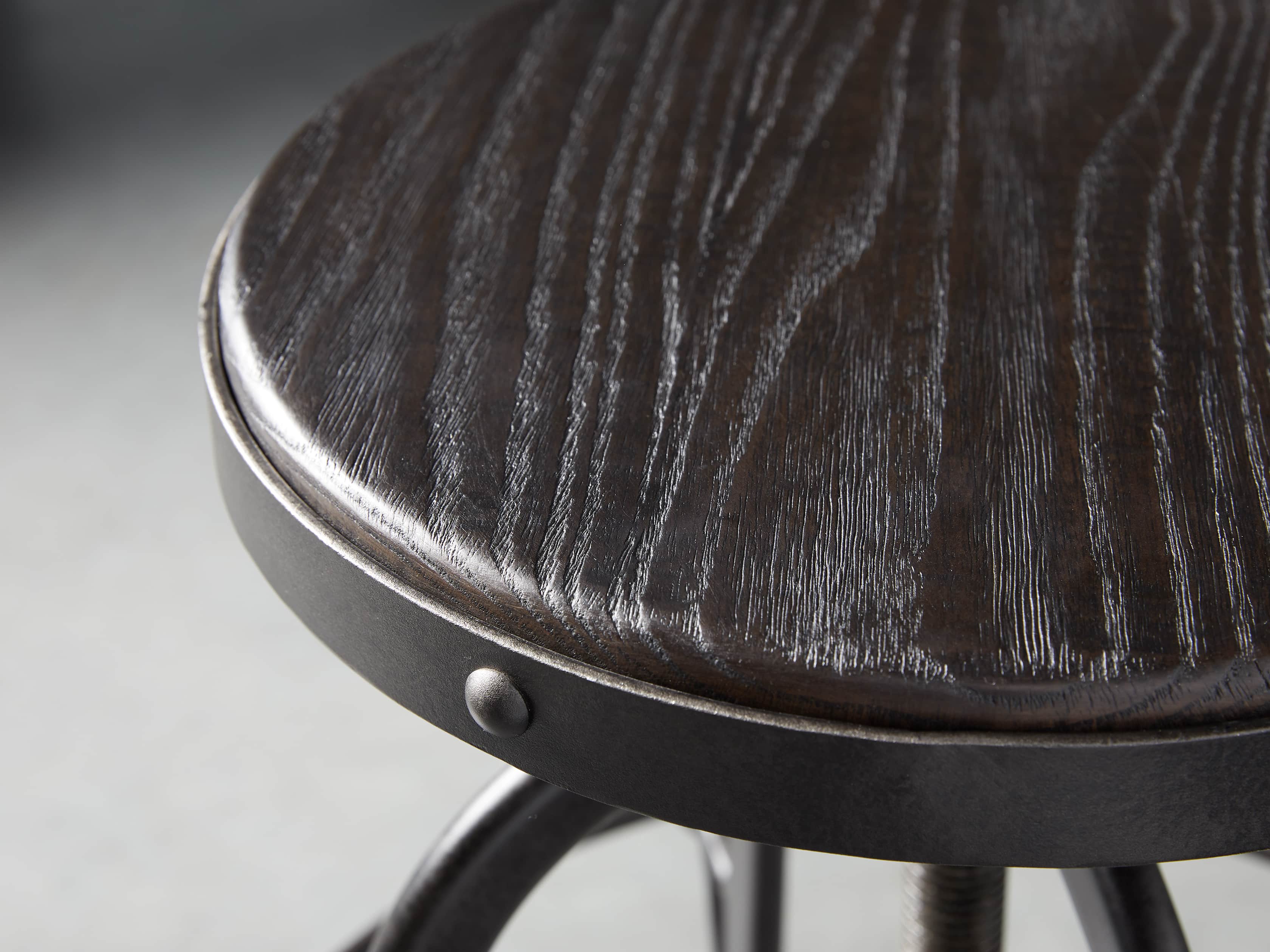 Kensington 20" Adjustable Stool in Ebony