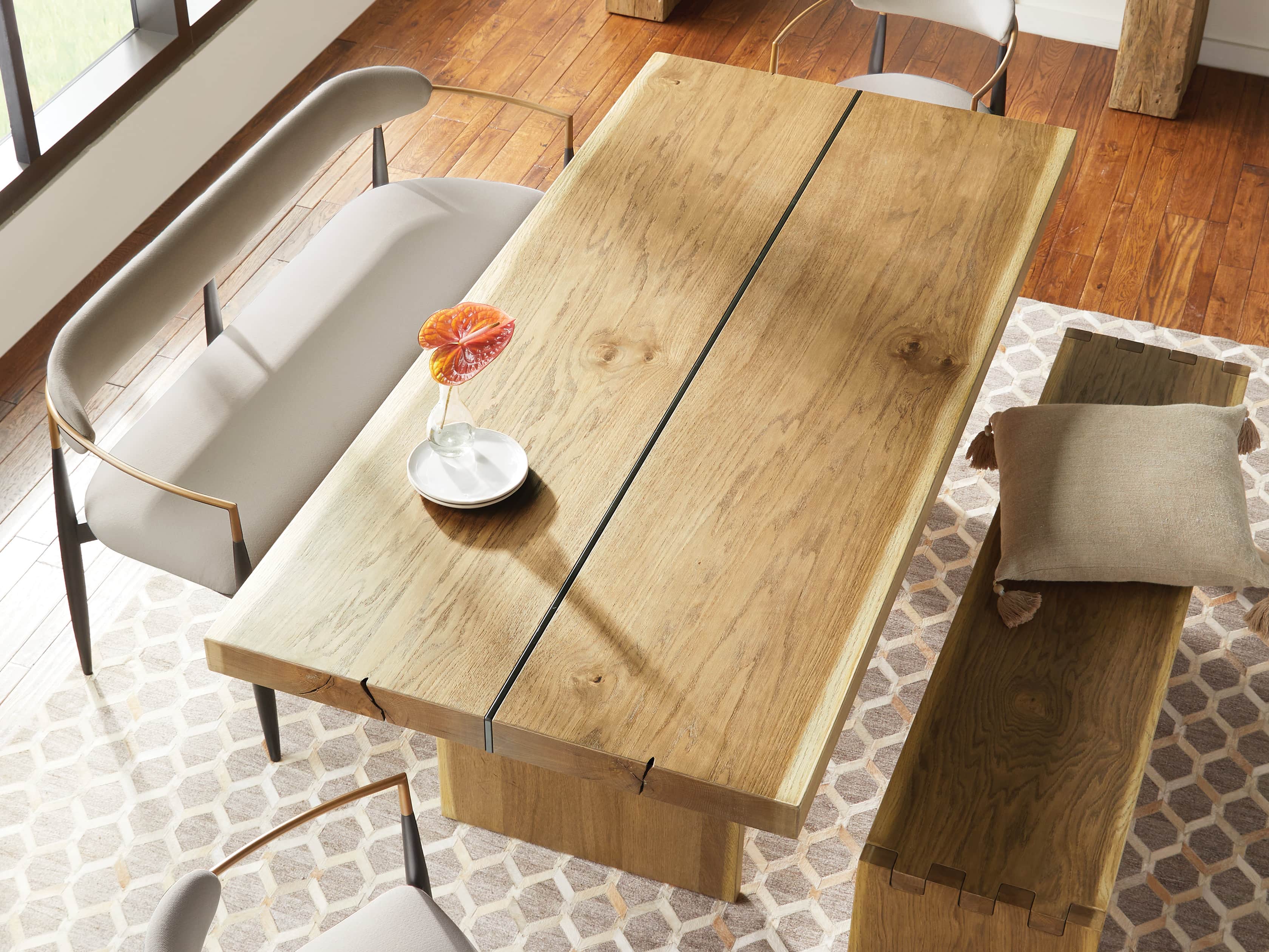 mihaela dining table