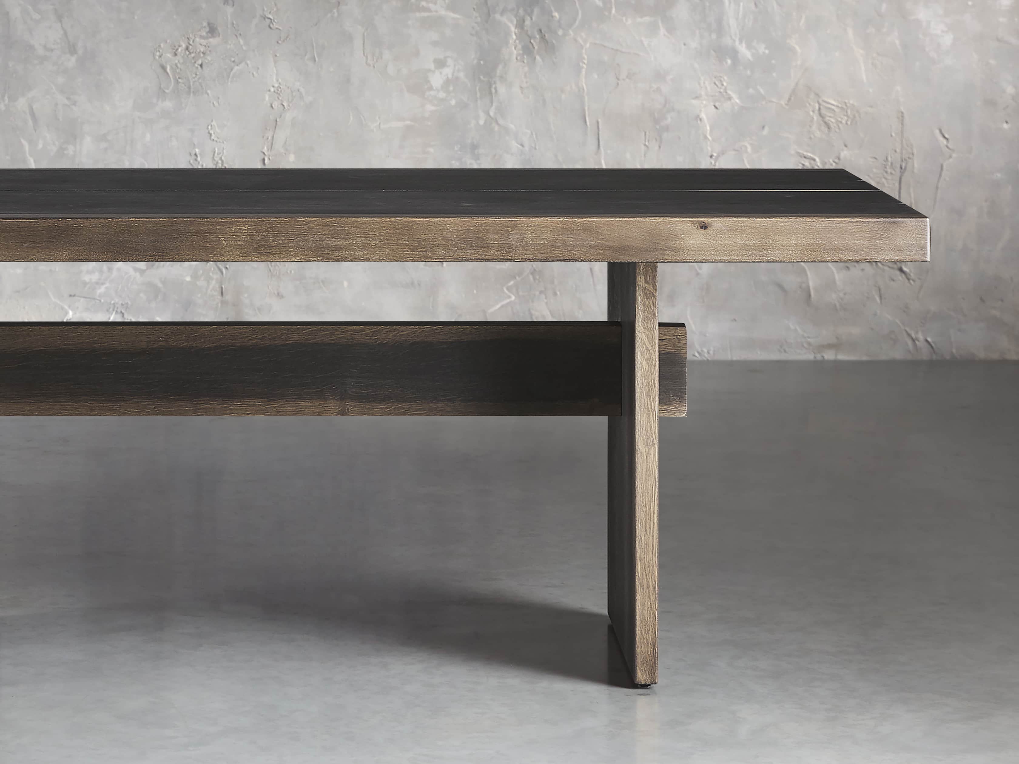 View the Mihaela Dining Table | Variant: VIN ROSU