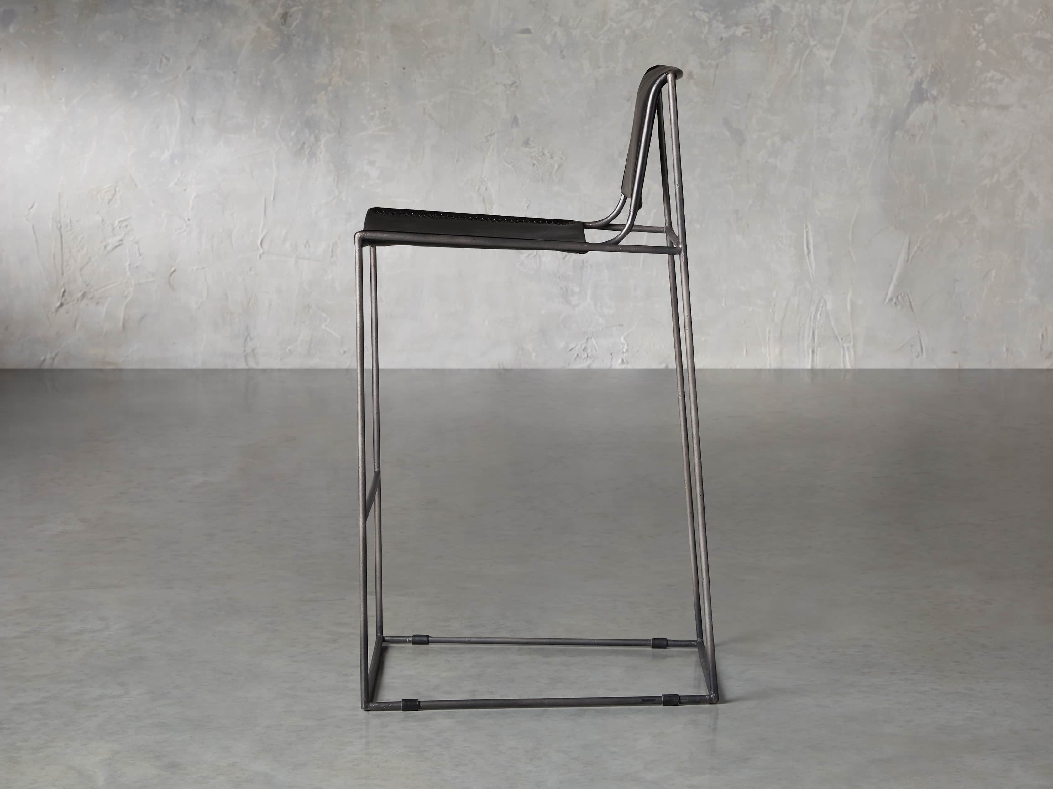 Oeste 19" Barstool in Black Coffee