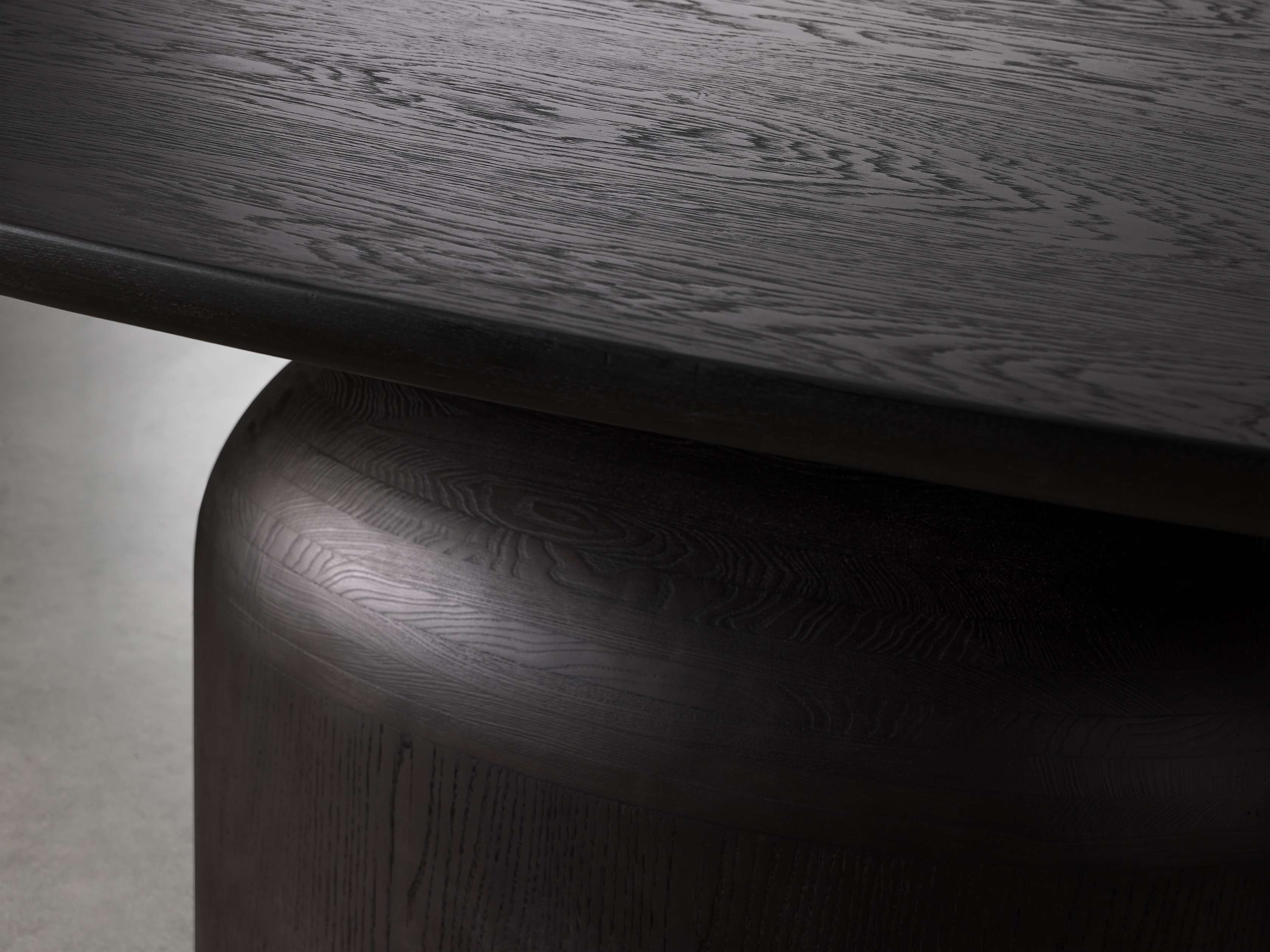 Perth Oval Dining Table