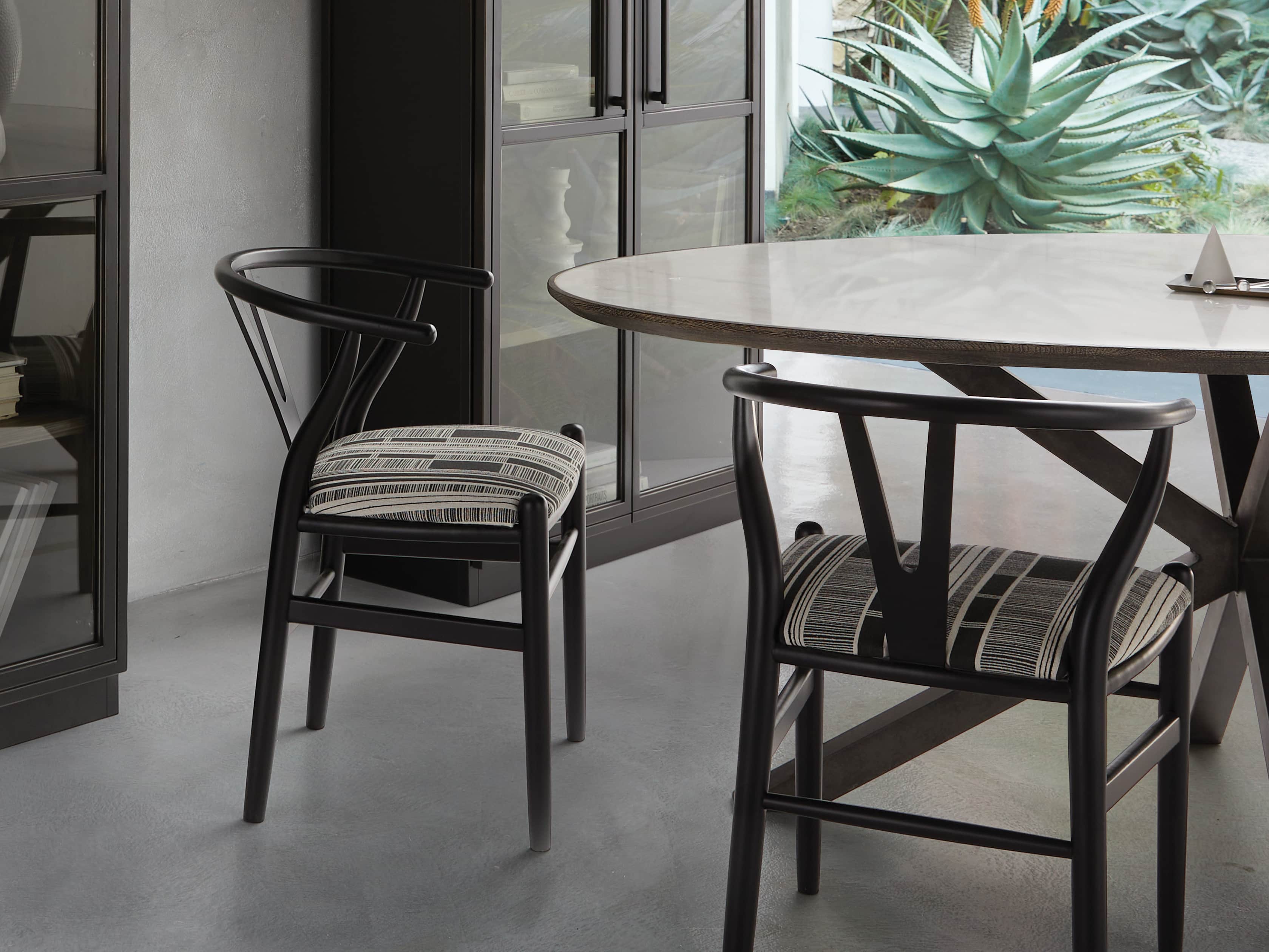 Robin 21" Dining Side Chair in Black, slide 2 of 11