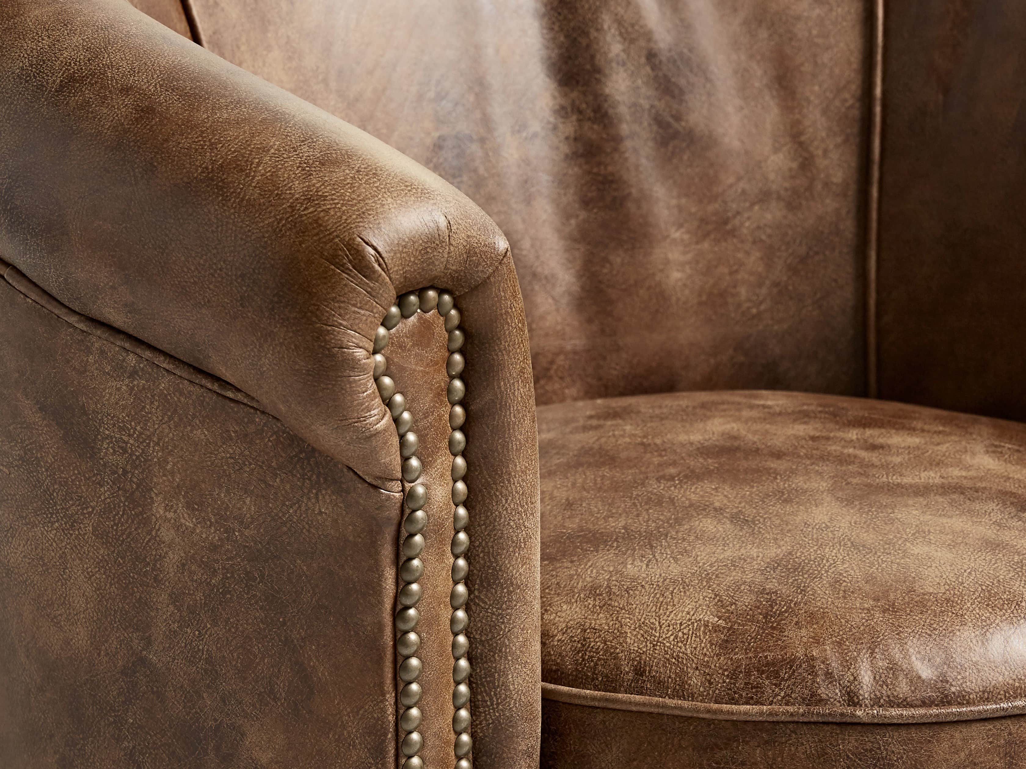 Benedict 37" Leather Swivel Chair
