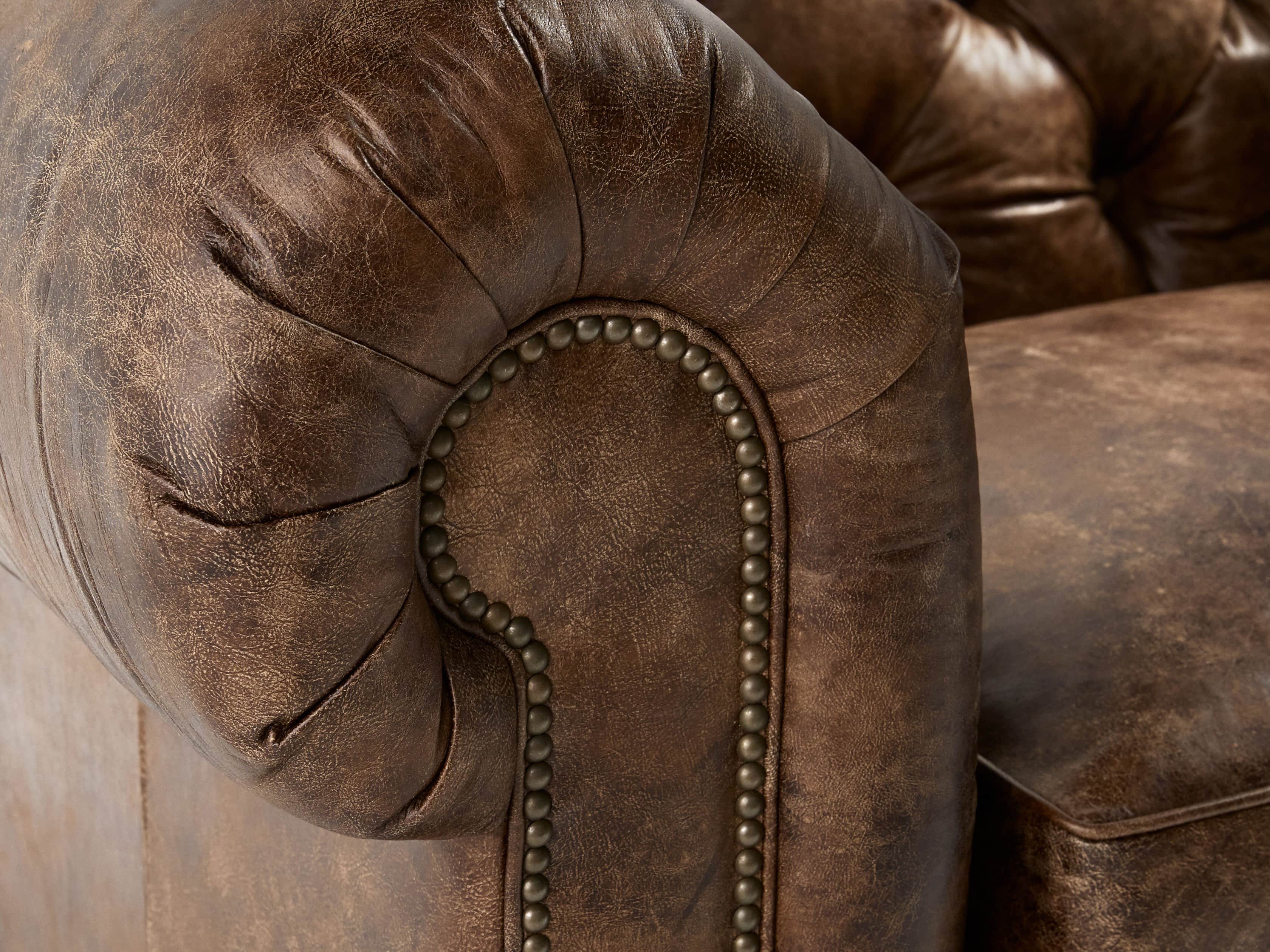 Wessex Leather 56" Tufted Chair