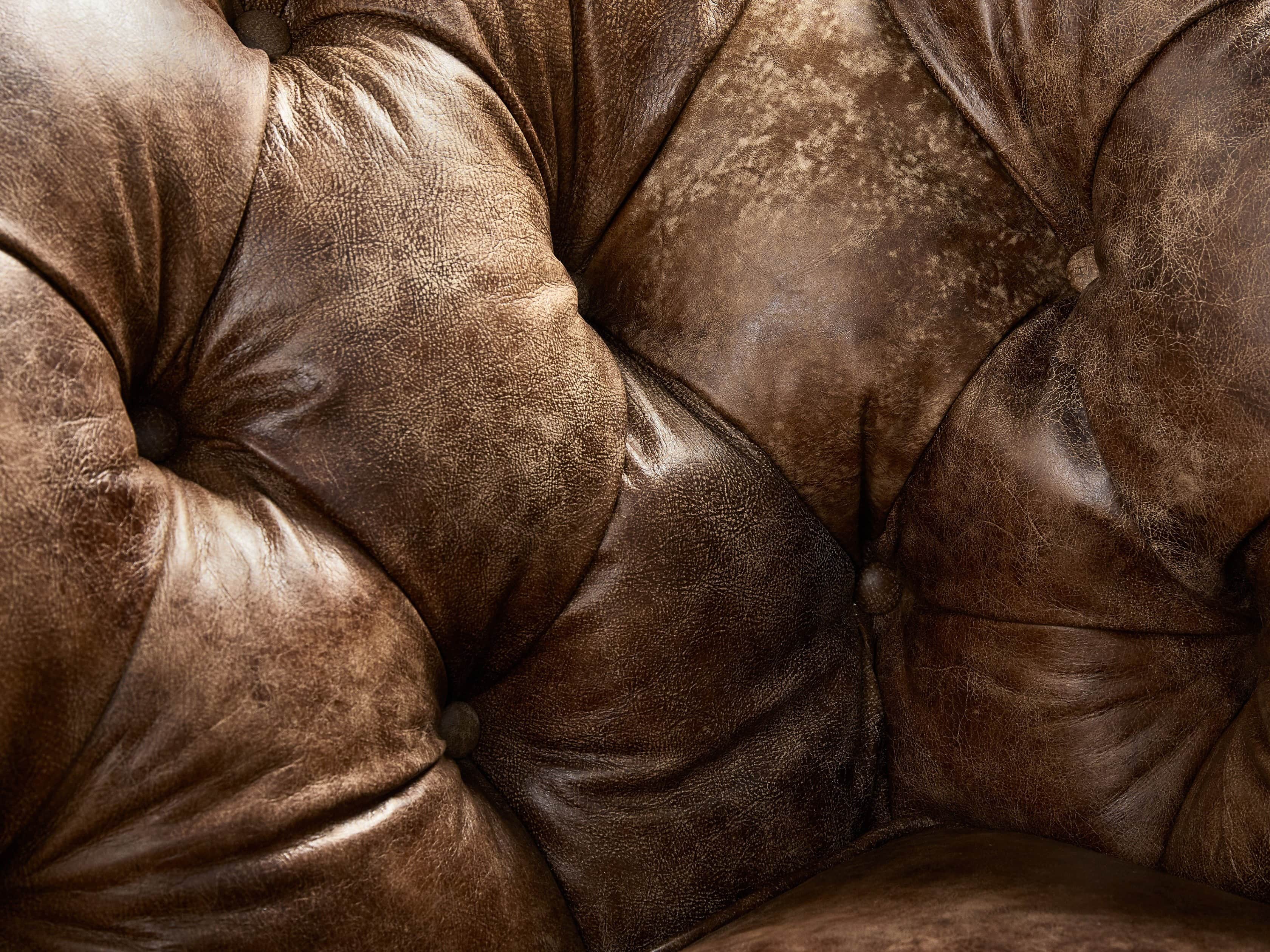 Wessex Leather 56" Tufted Chair