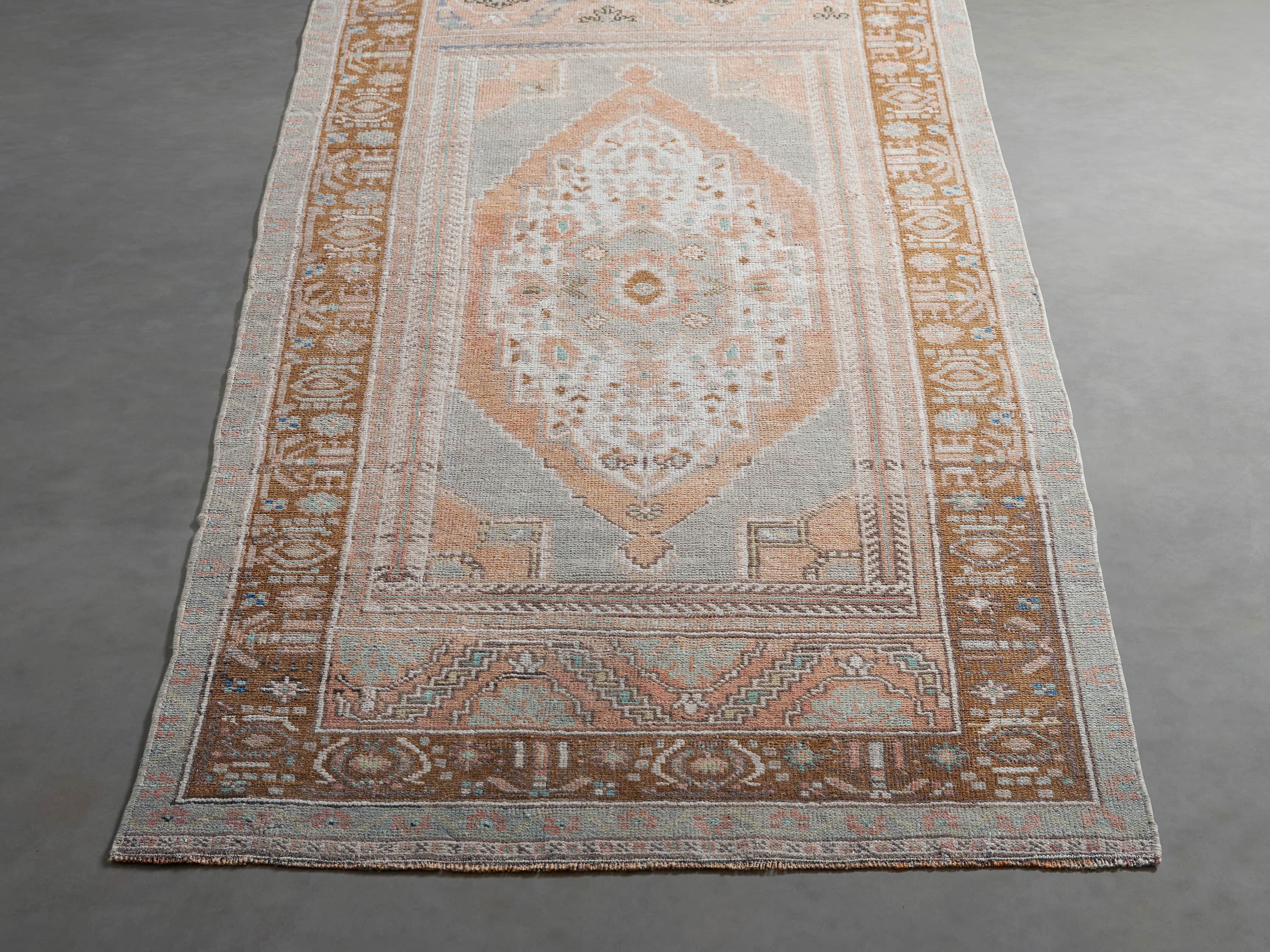 2'11" X 5'10" Vintage Turkish Anatolian Rug, slide 3 of 4