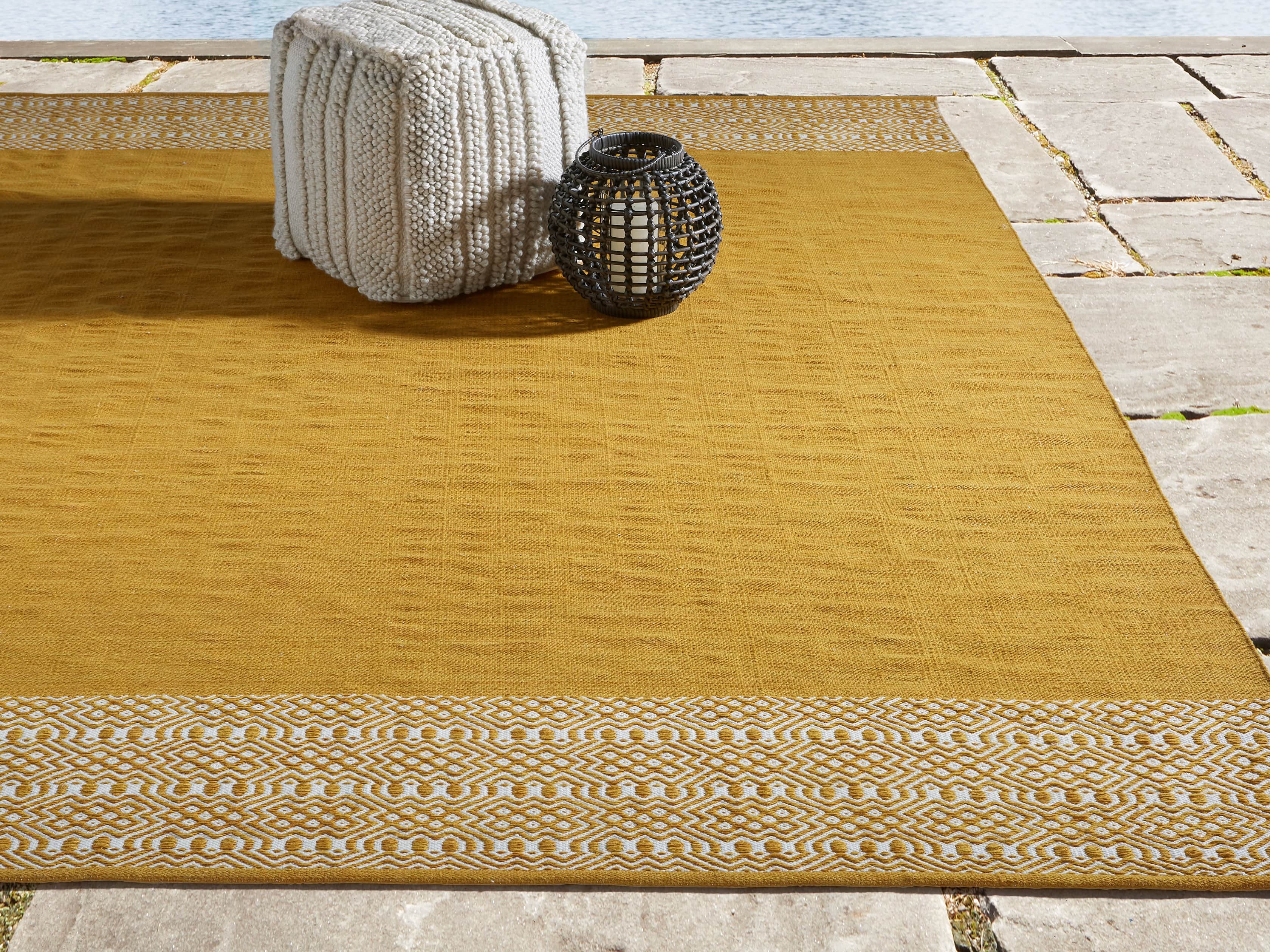 Additri Indoor/Outdoor 9' x 12' Rug