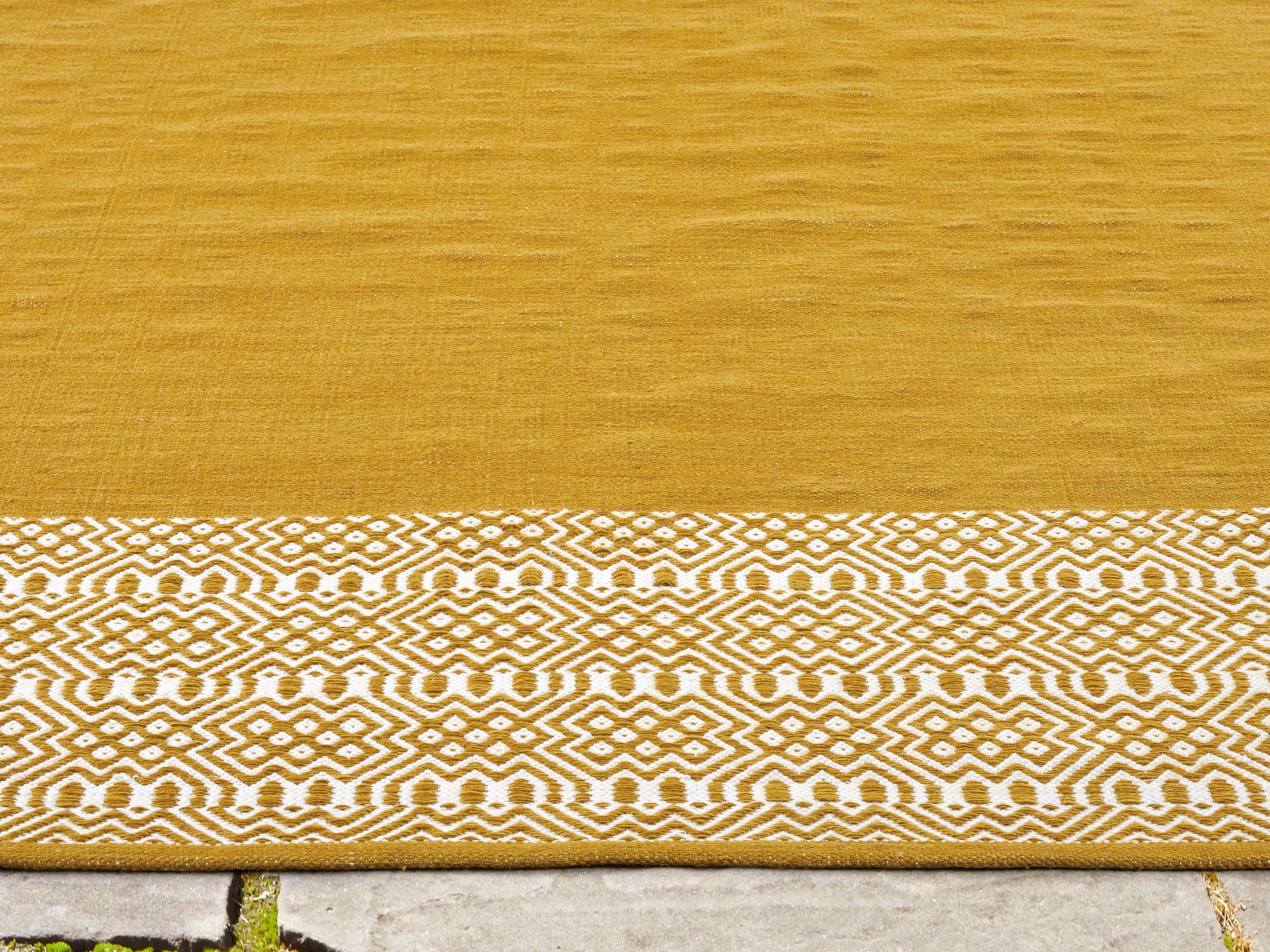 Additri Indoor/Outdoor 9' x 12' Rug