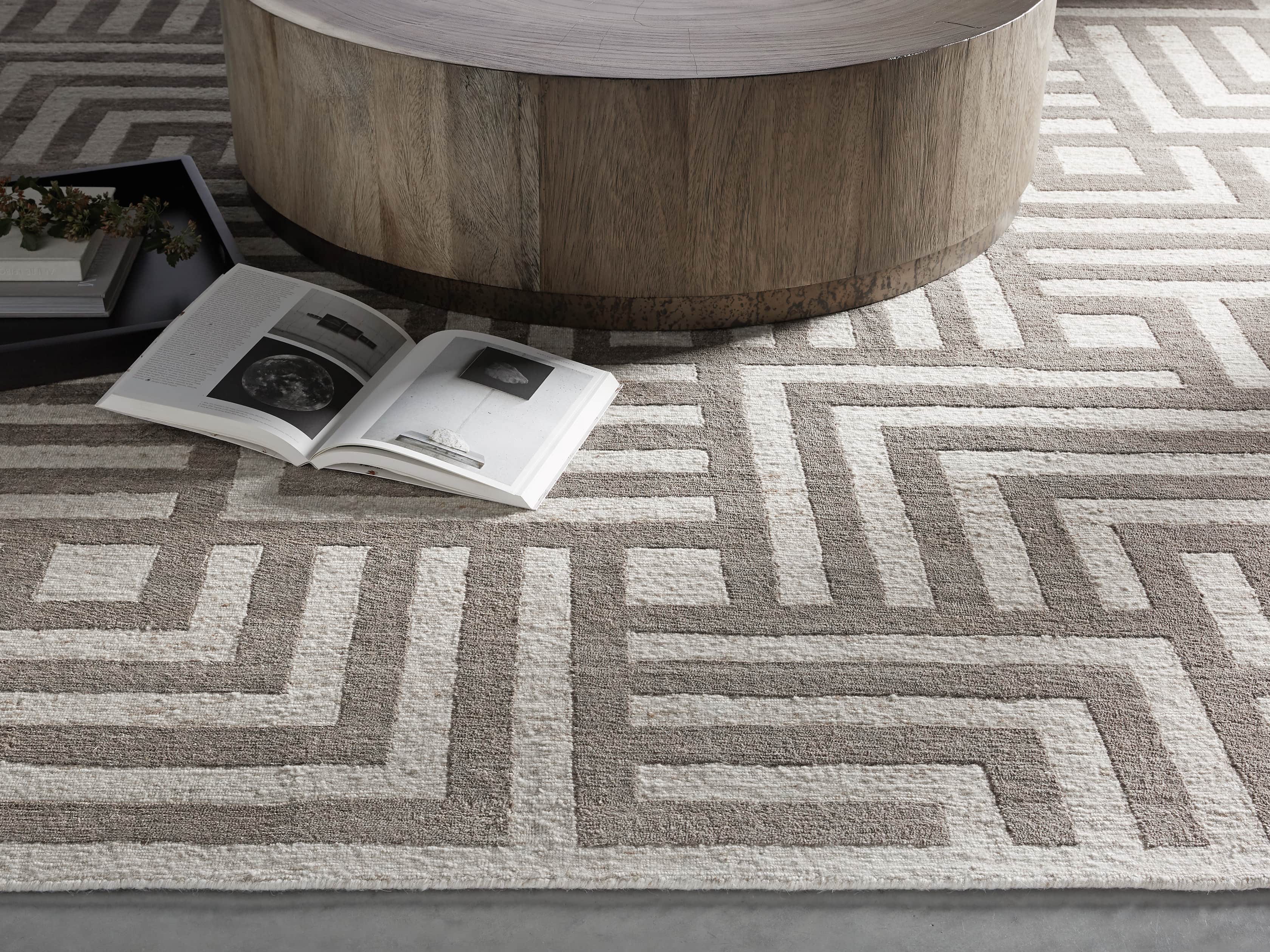 Trellis 9' x 12' Hand-knotted Rug in Ivory, slide 1 of 8