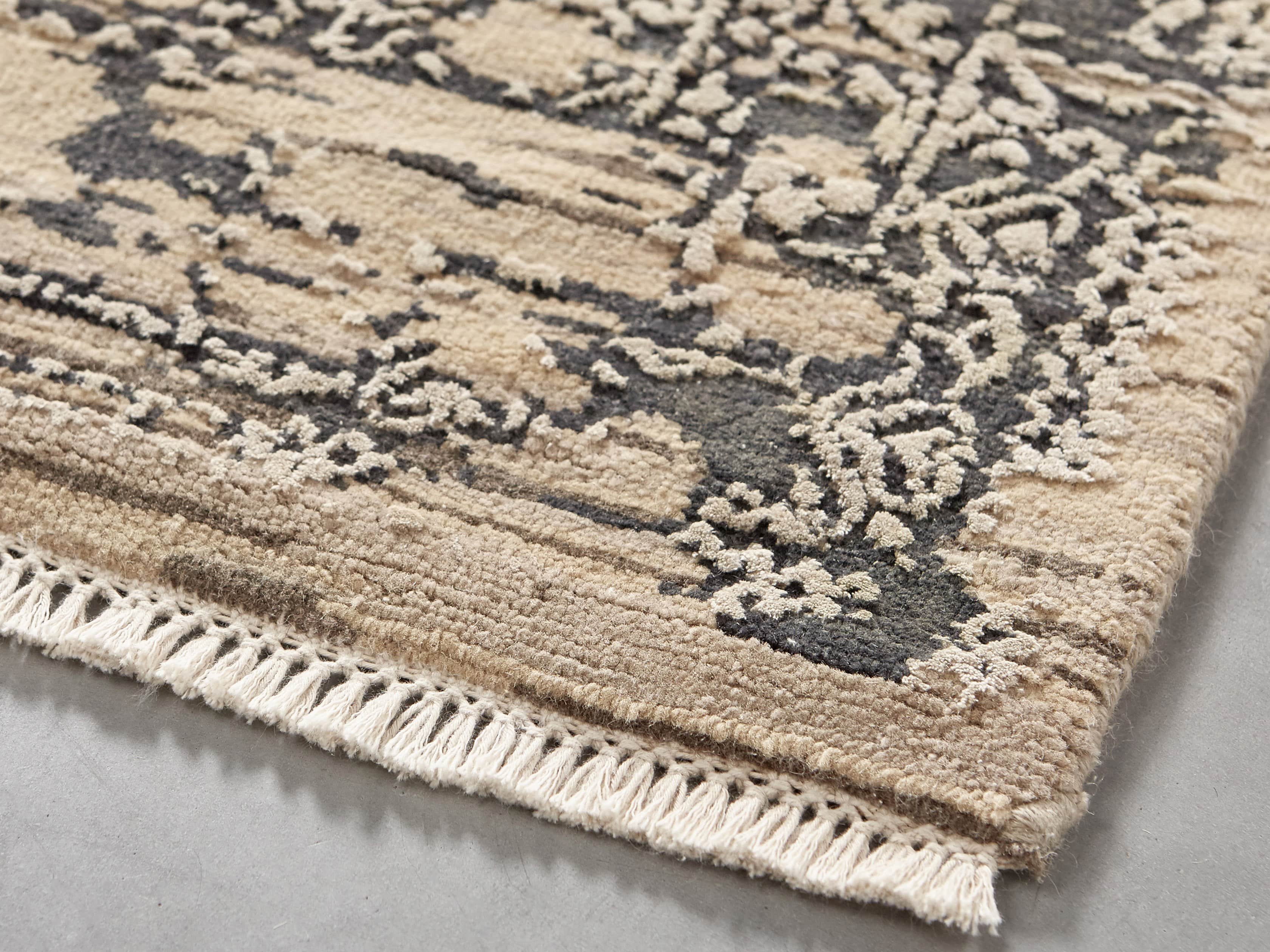 Grayson 8'x 10' Hand Knotted Beige Rug, slide 2 of 6