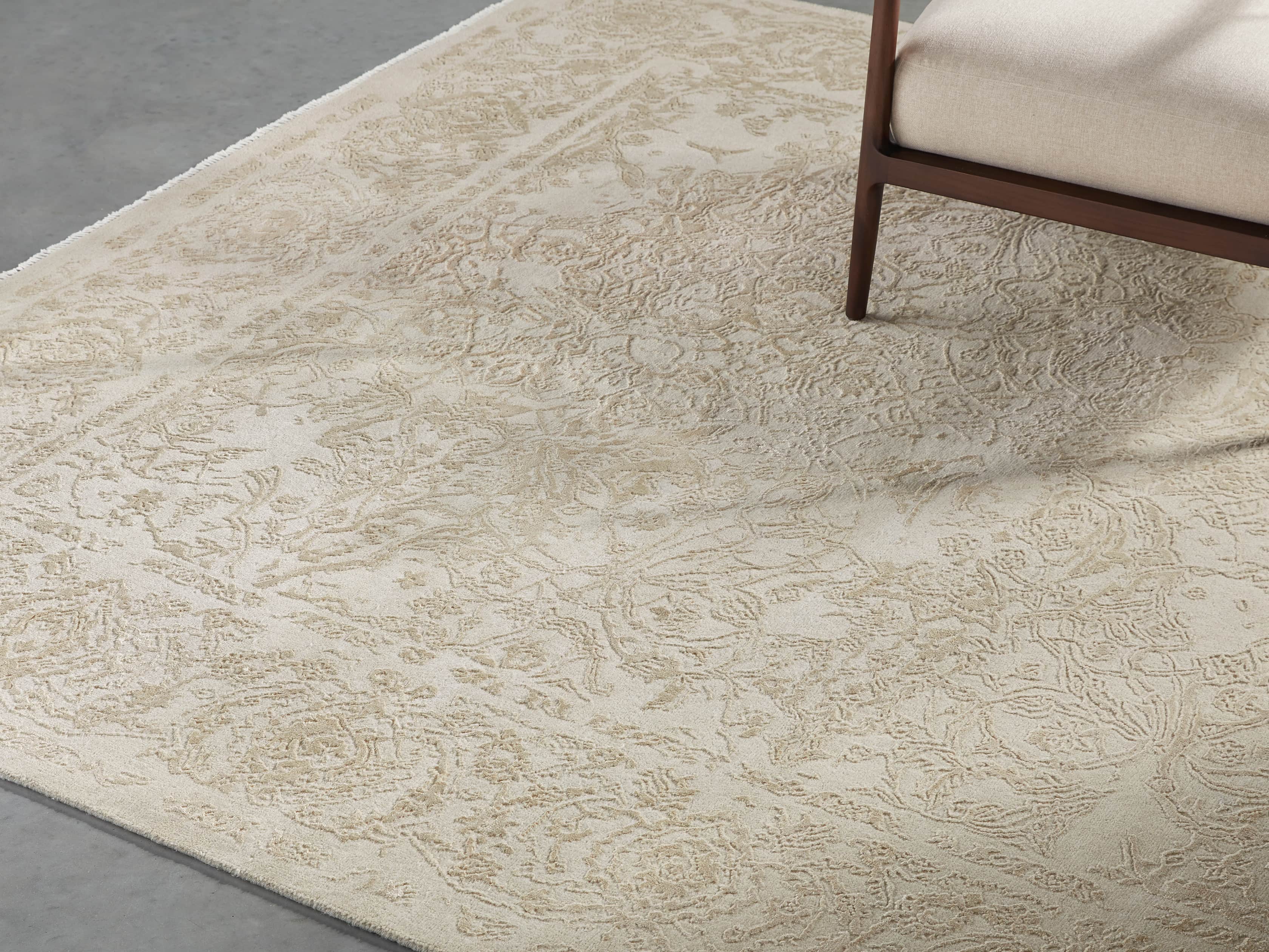 View the Lina Hand-Knotted Rug