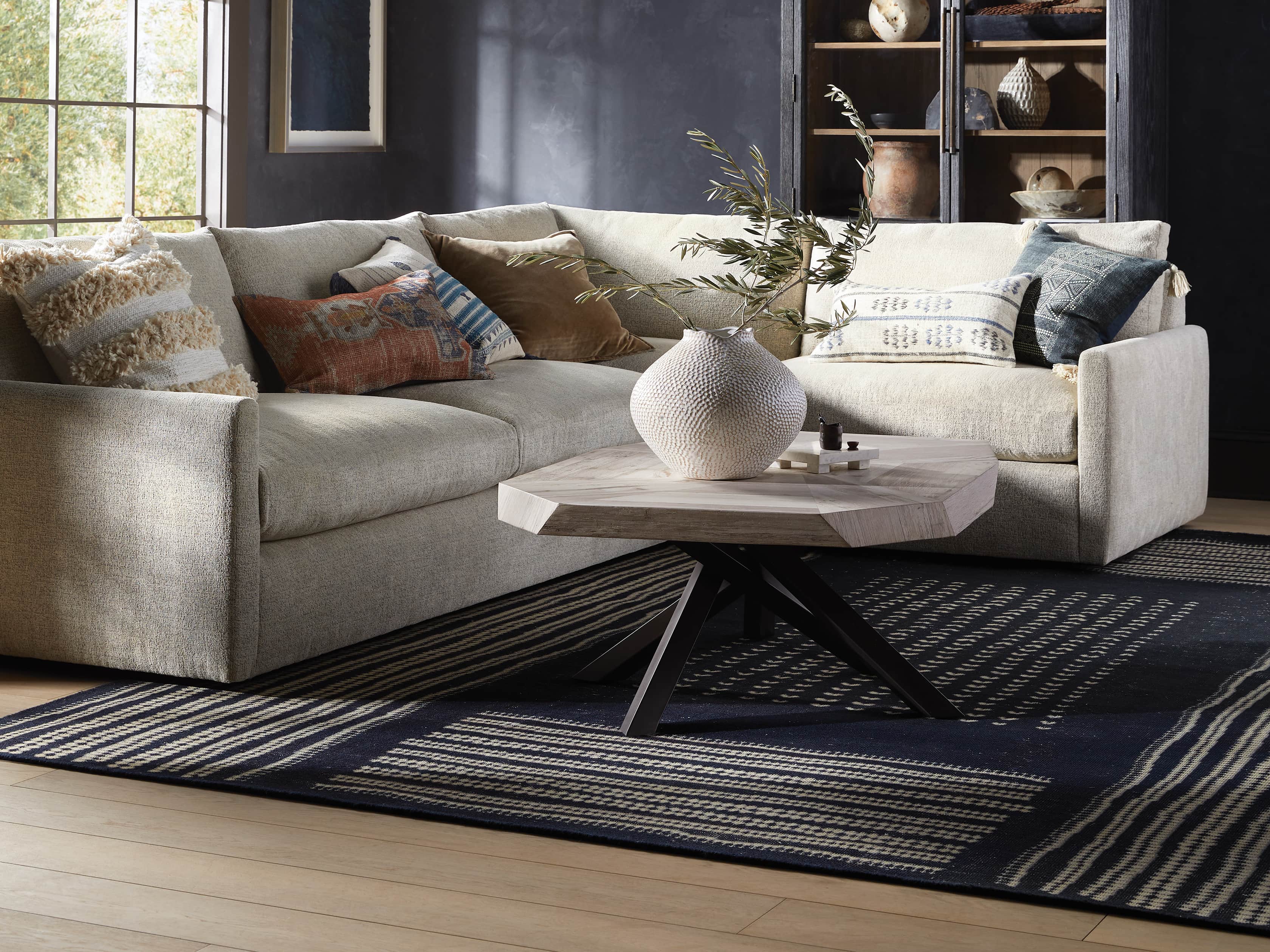 6' x 9' Wellgate Handknotted Rug, slide 6 of 7