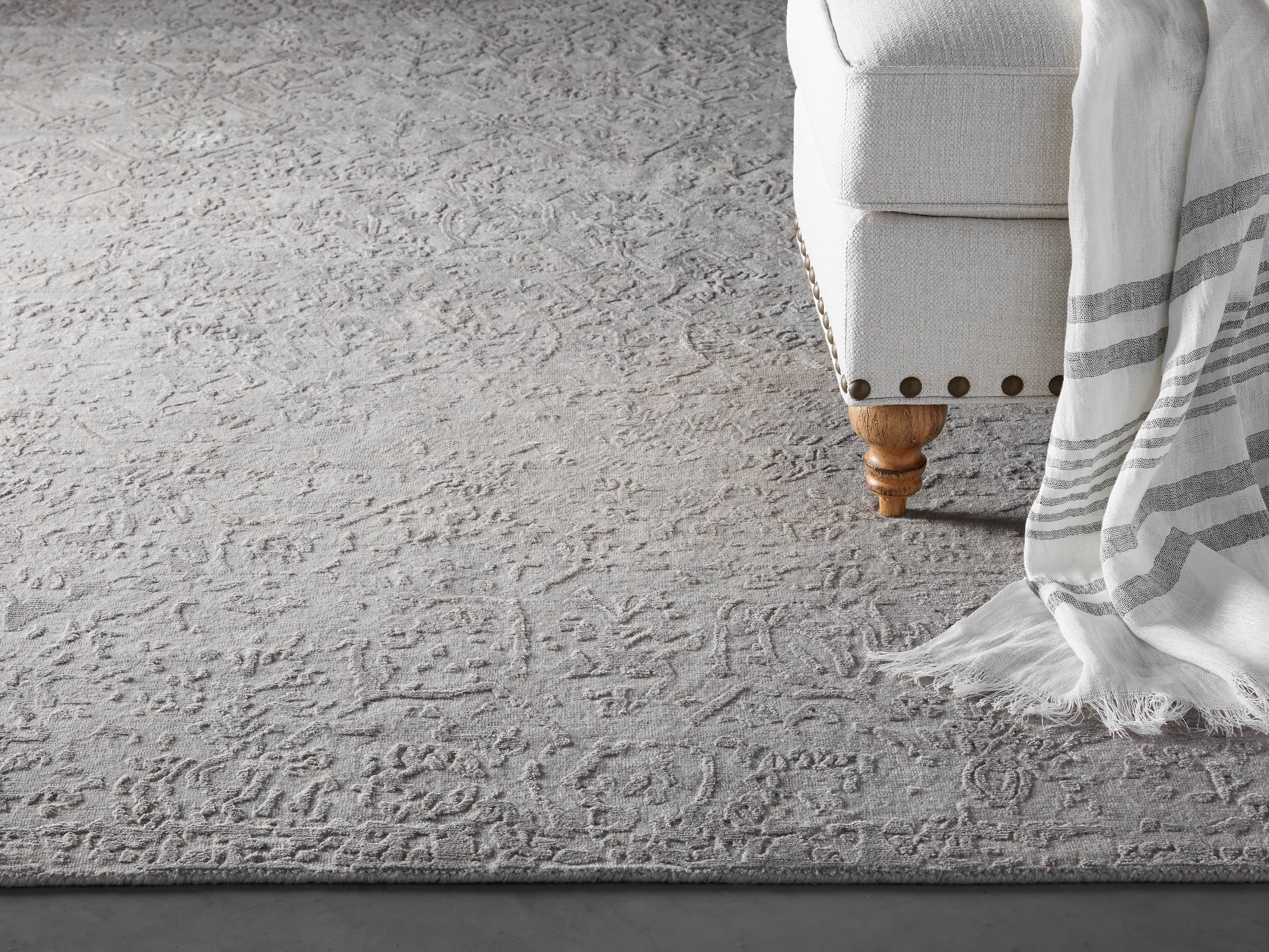 Savina 6' x 9' Hand-knotted Rug, slide 1 of 4