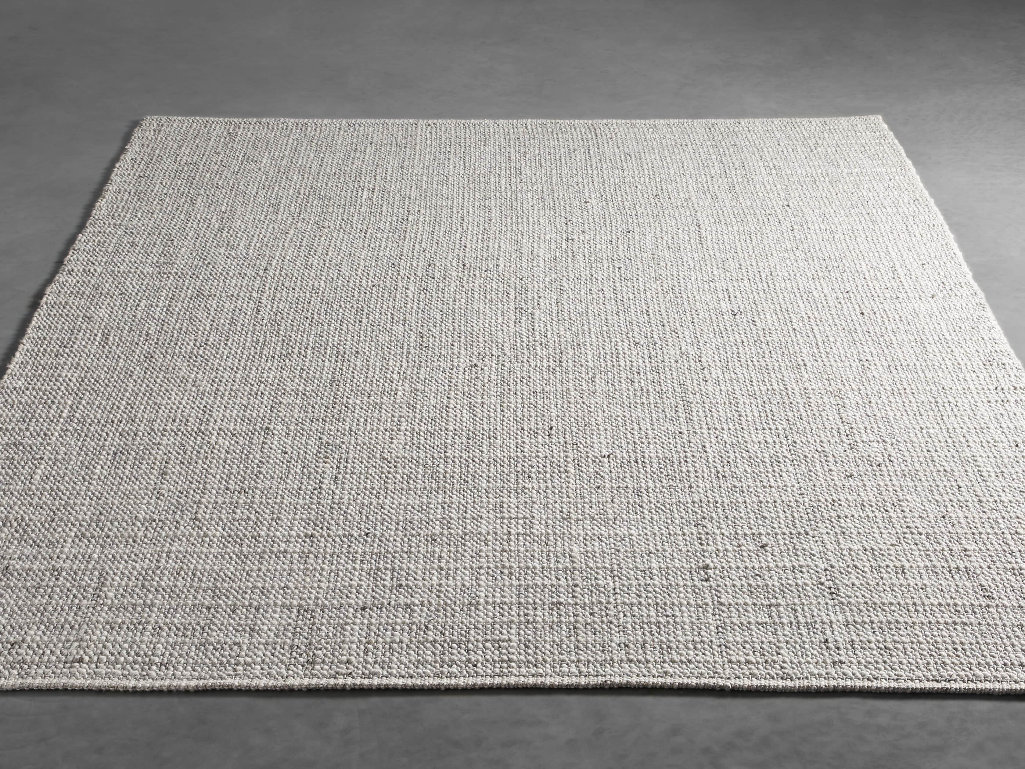 Valencia 6' x 9' Handwoven Rug in Grey