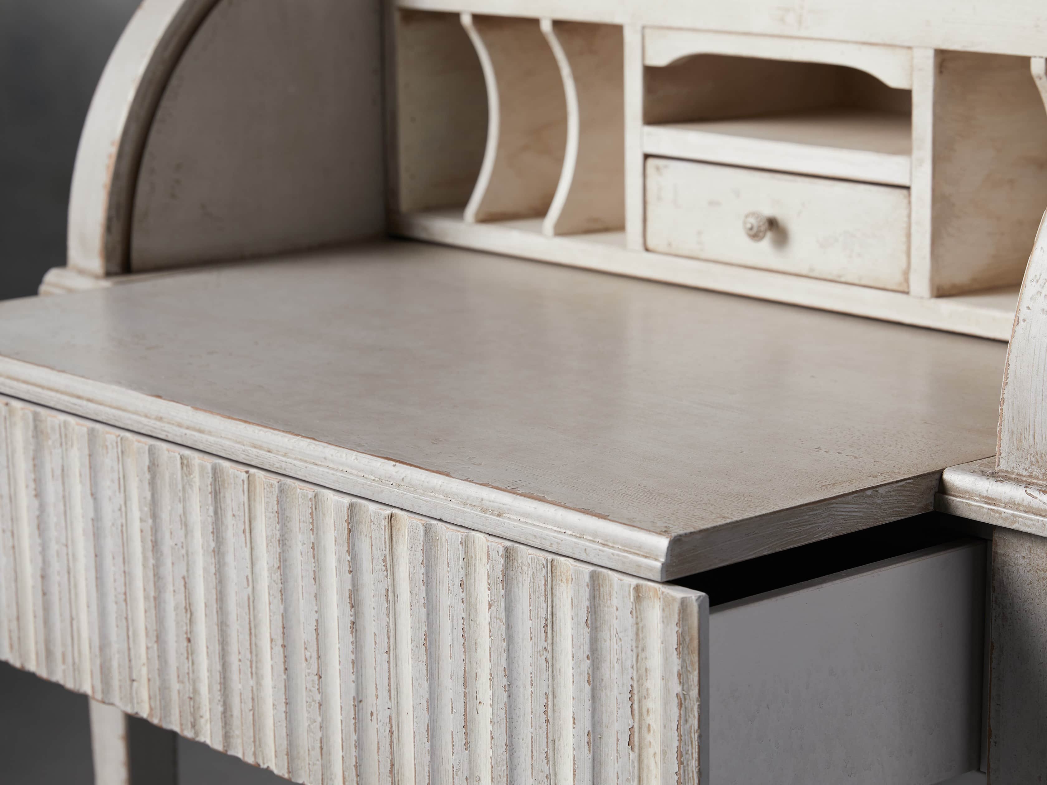 Artigiano 31" Roll Top Desk