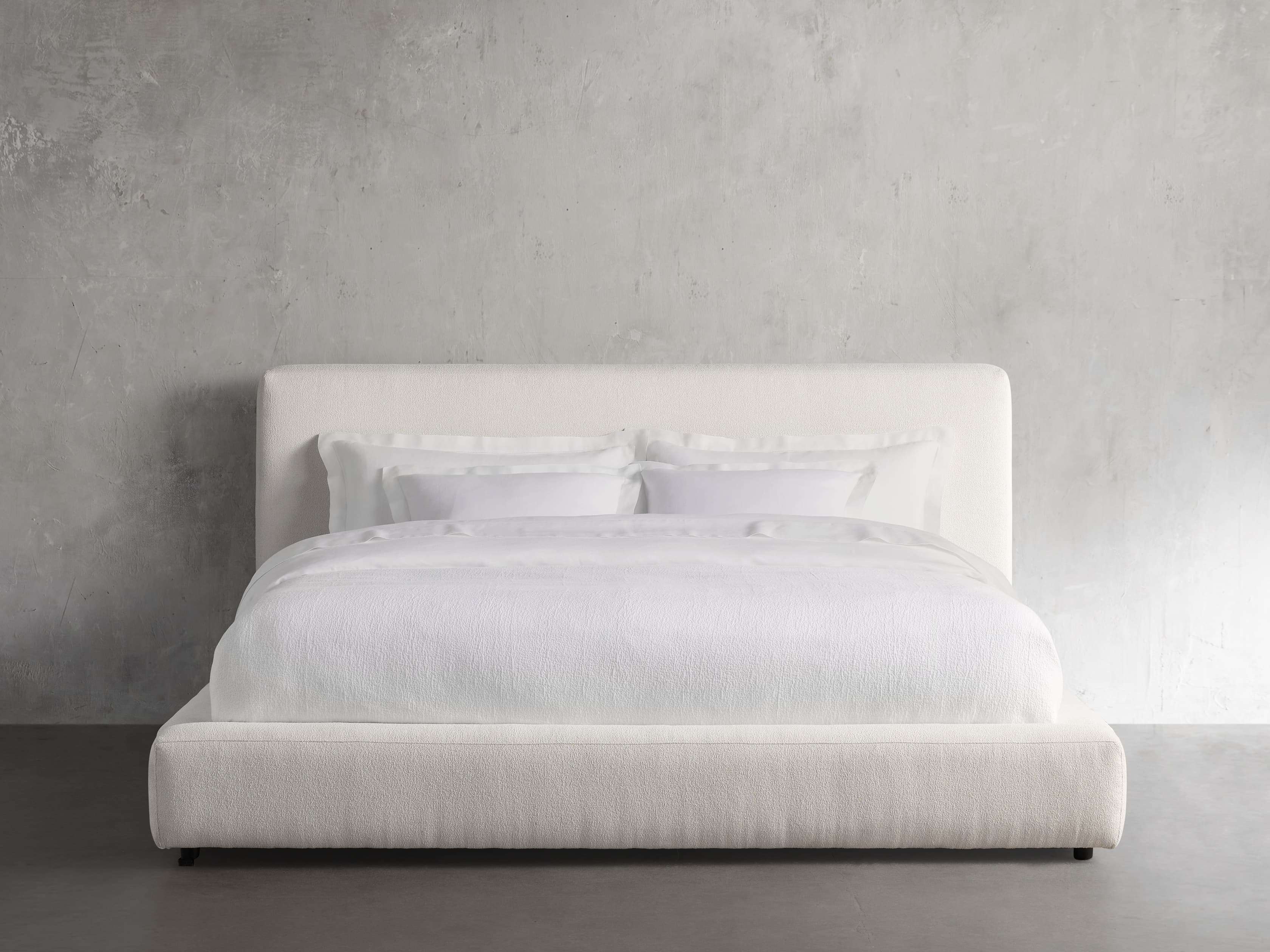 Lago Bed in Julia Natural