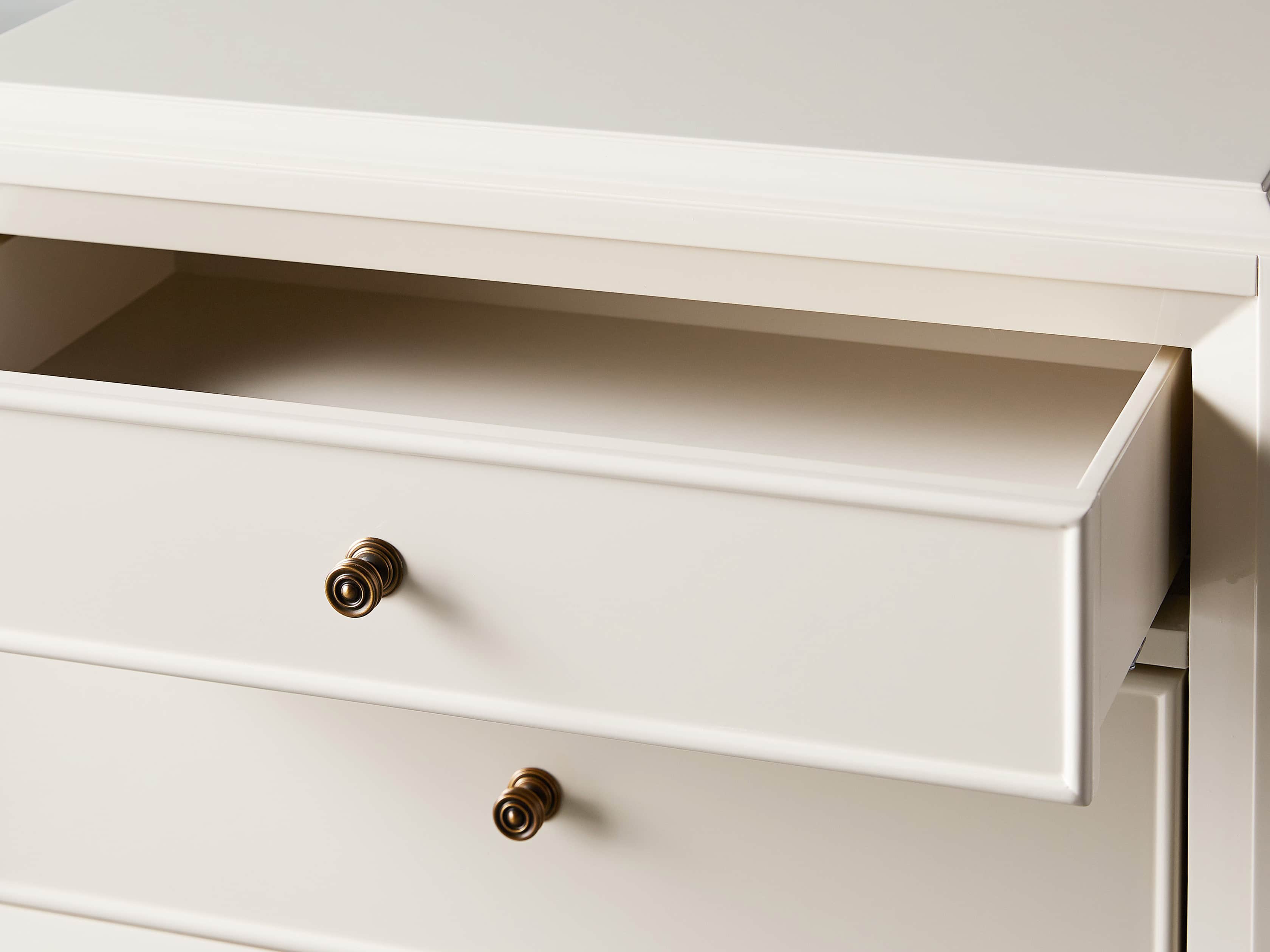 Lenox 29" Nightstand in Dove