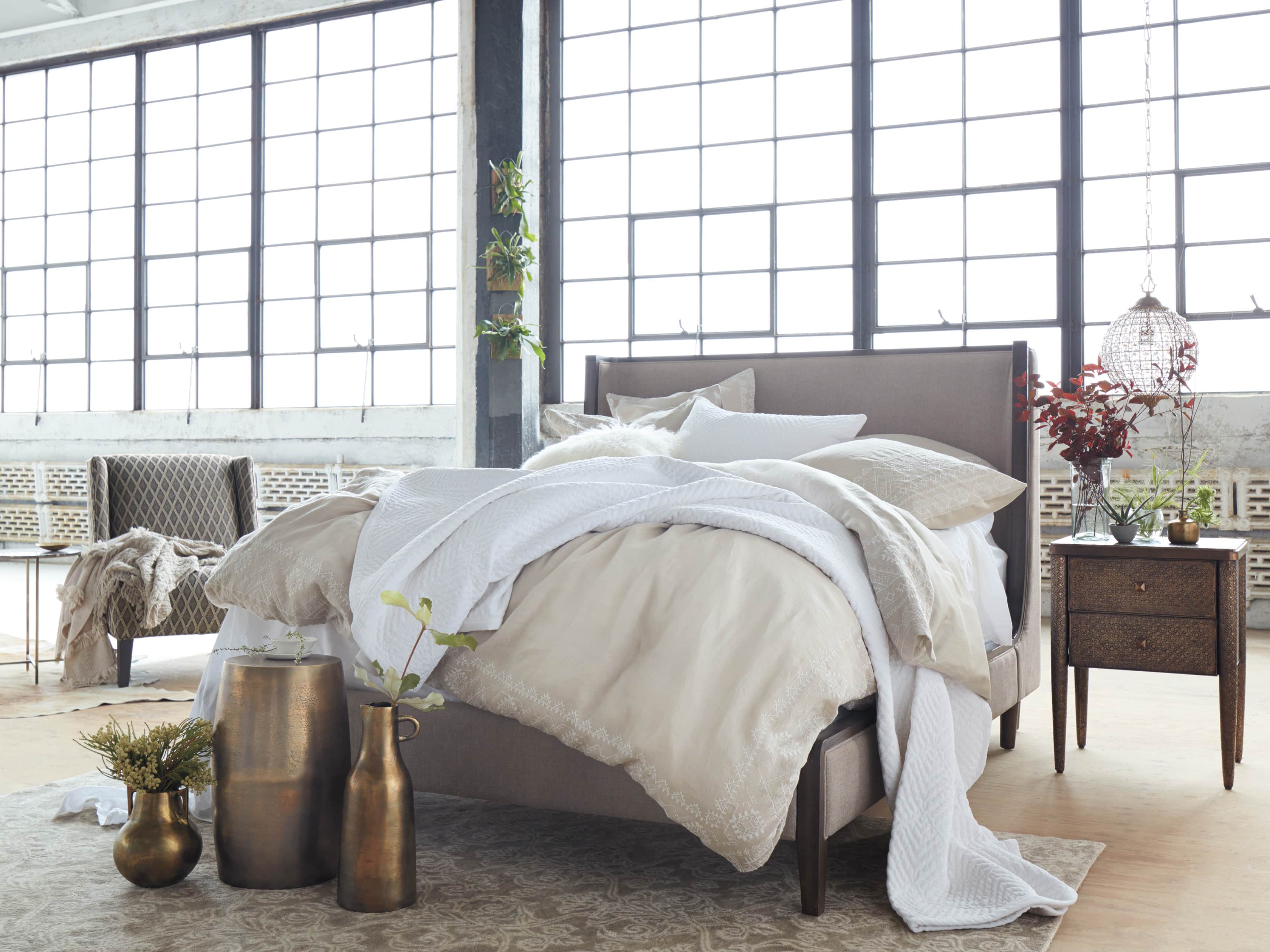 Lincoln Upholstered 52" King Bed