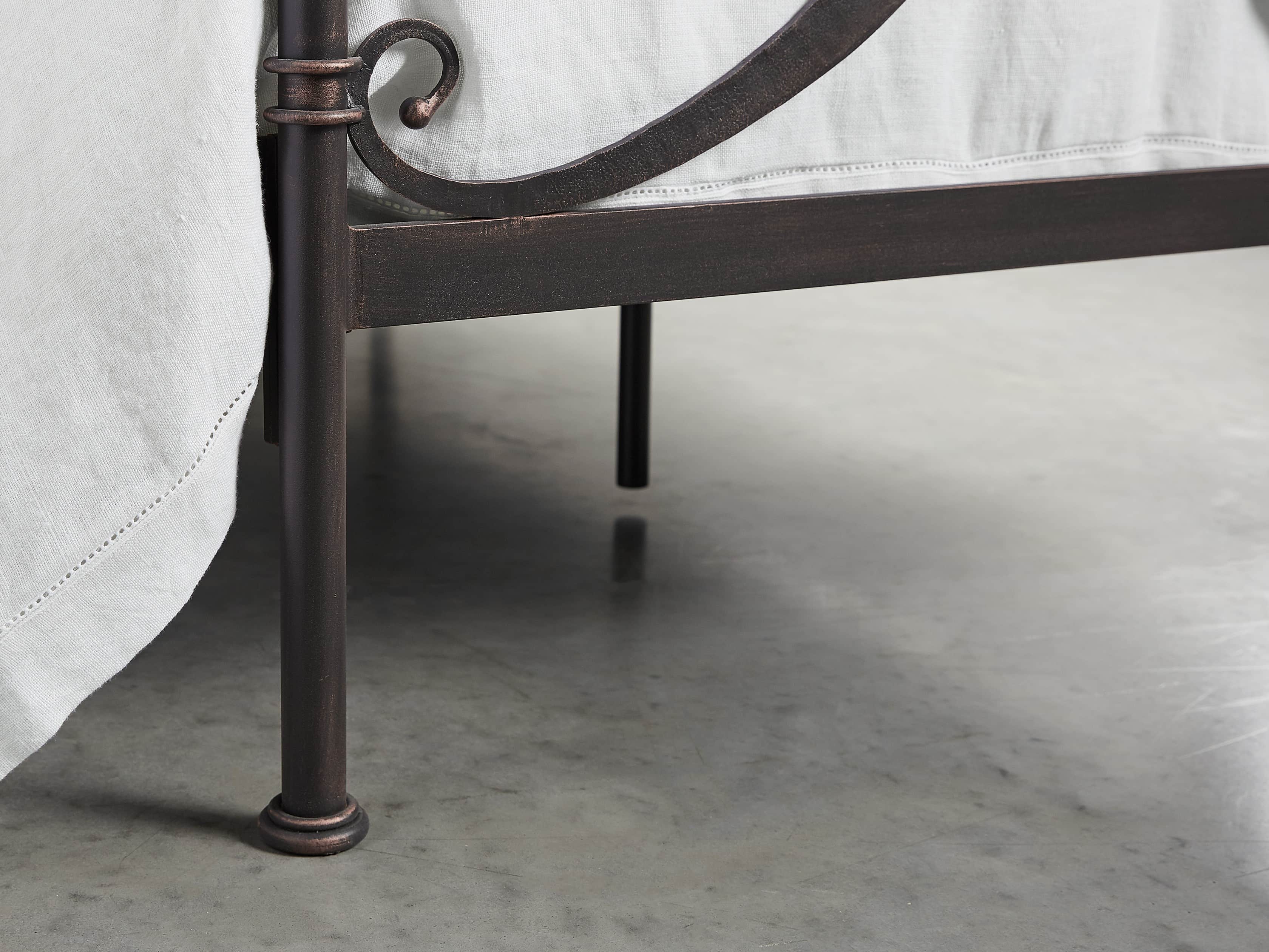 St Lucia 63" Twin Iron Bed In Rust
