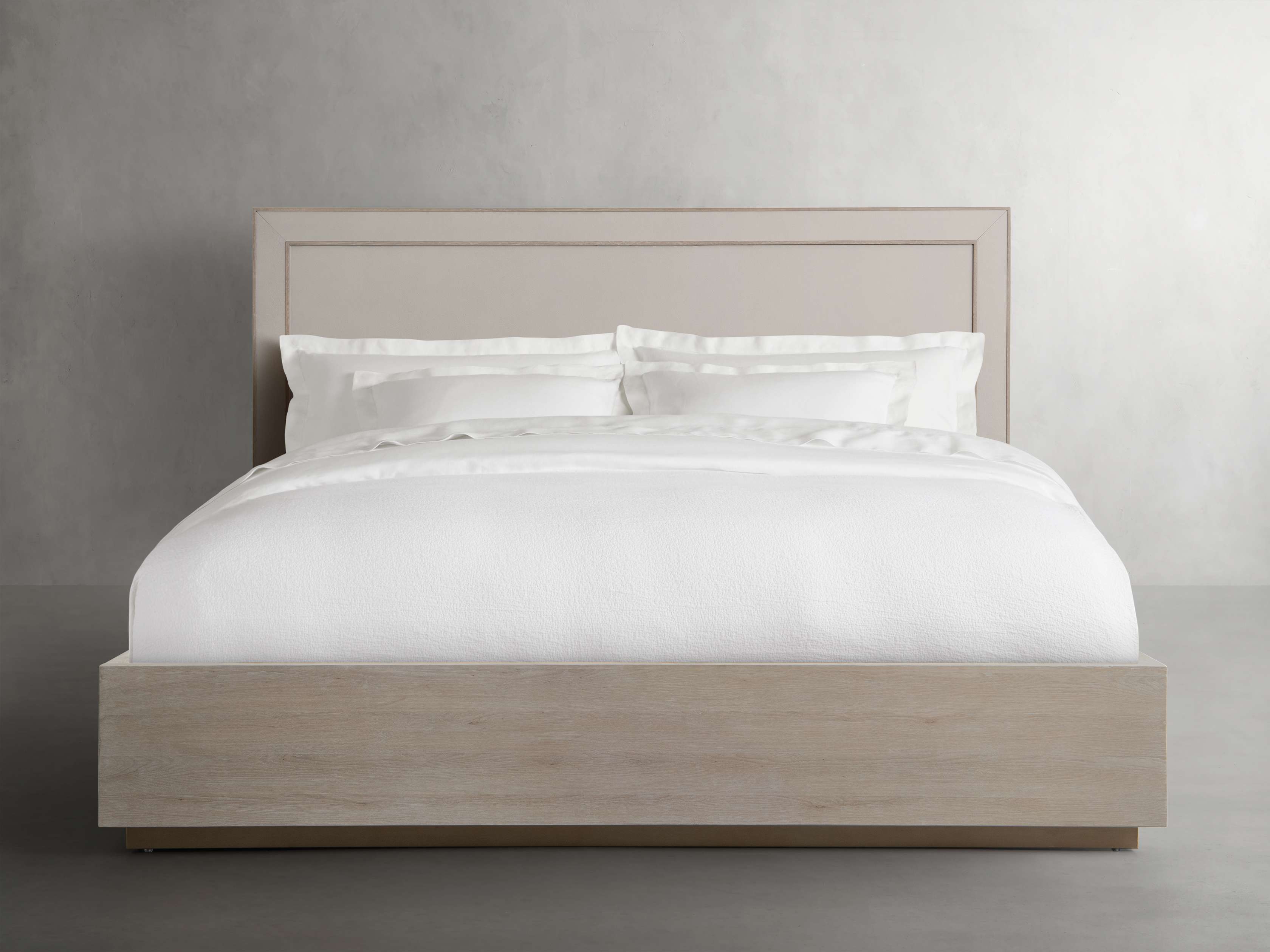 Malone Plinth Bed