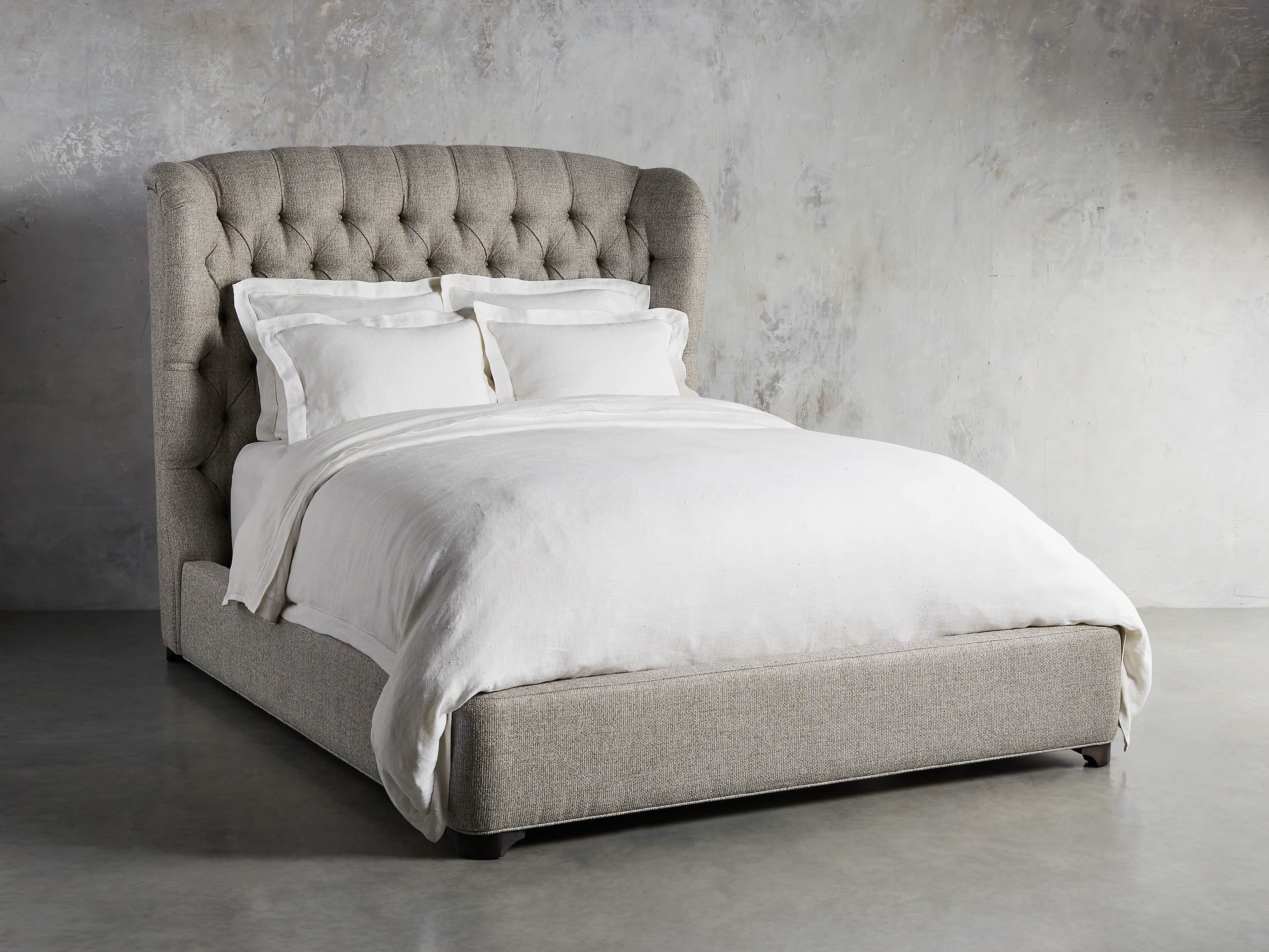 Mariah Upholstered 64" Tufted King Bed