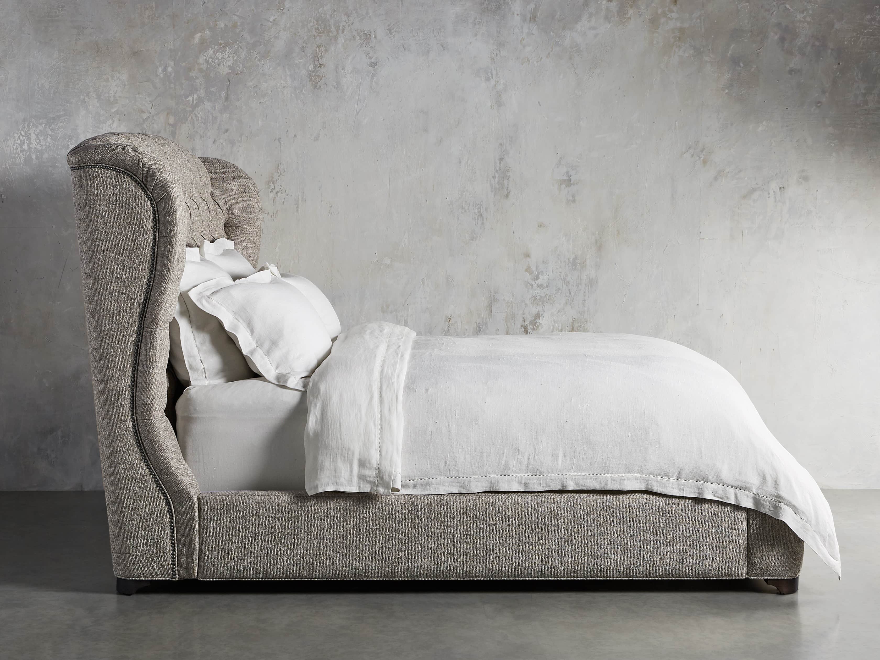 Mariah Upholstered 64" Tufted King Bed