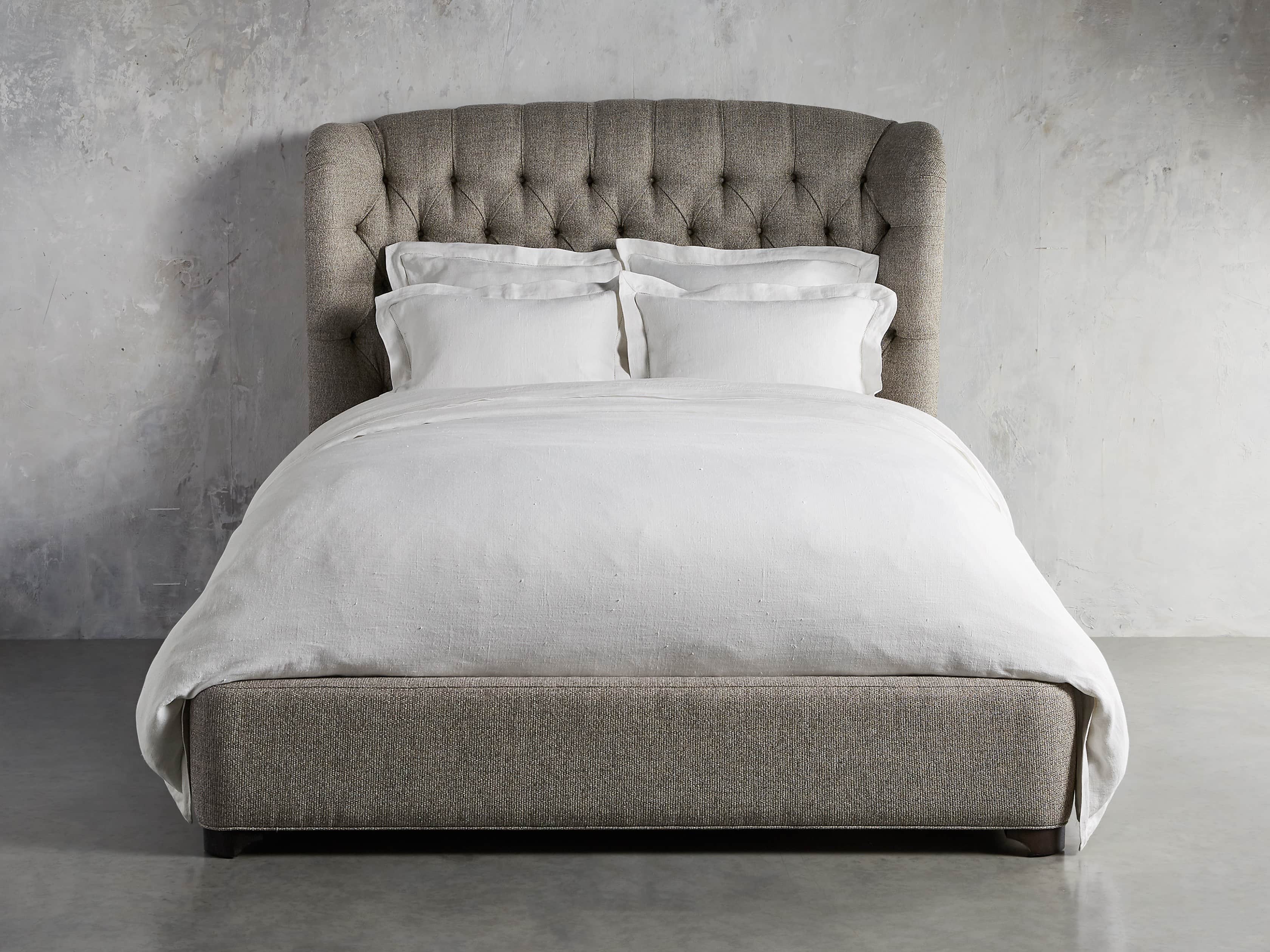 Mariah Upholstered 64" Tufted King Bed