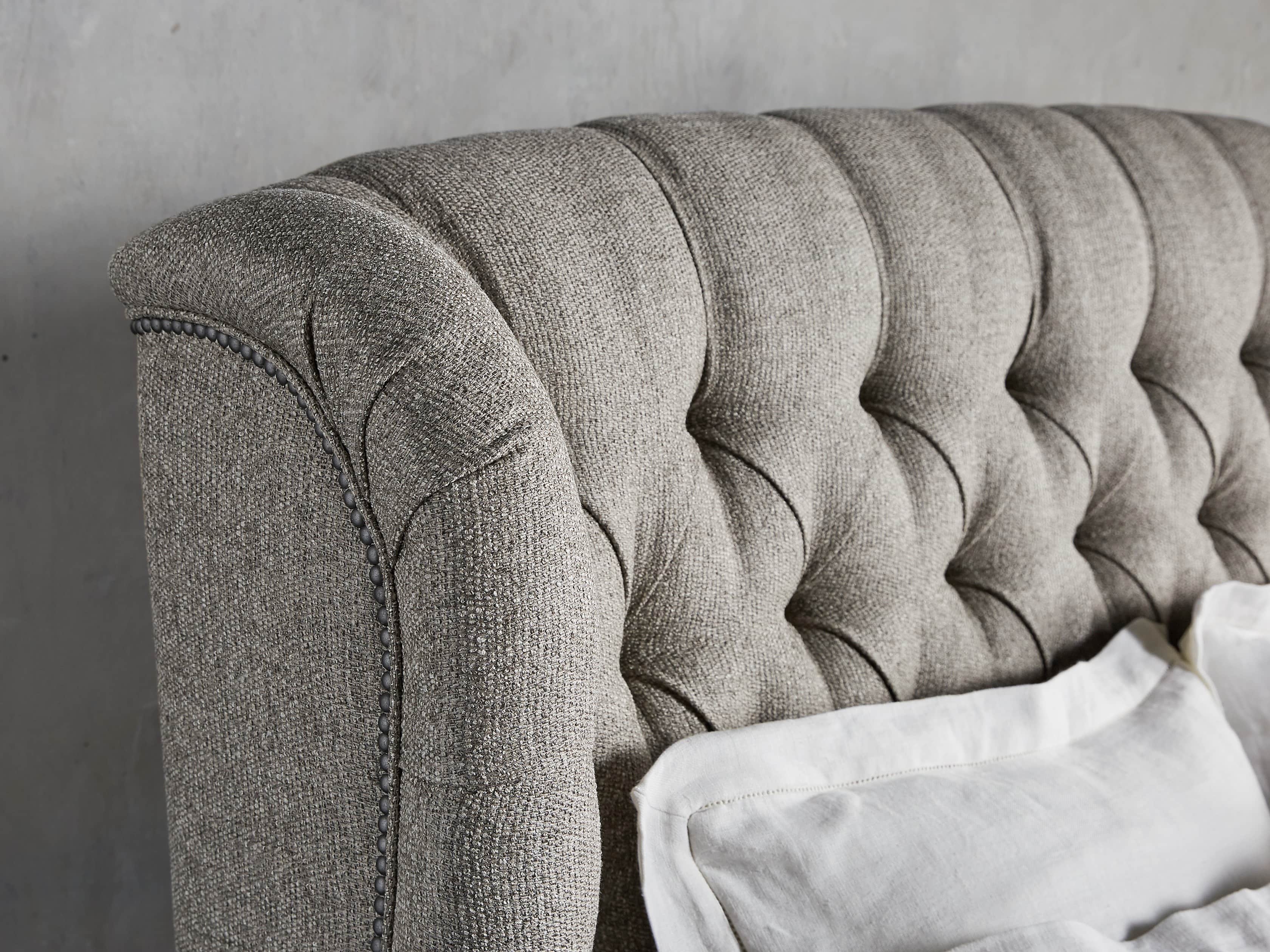 Mariah Upholstered 64" Tufted King Bed