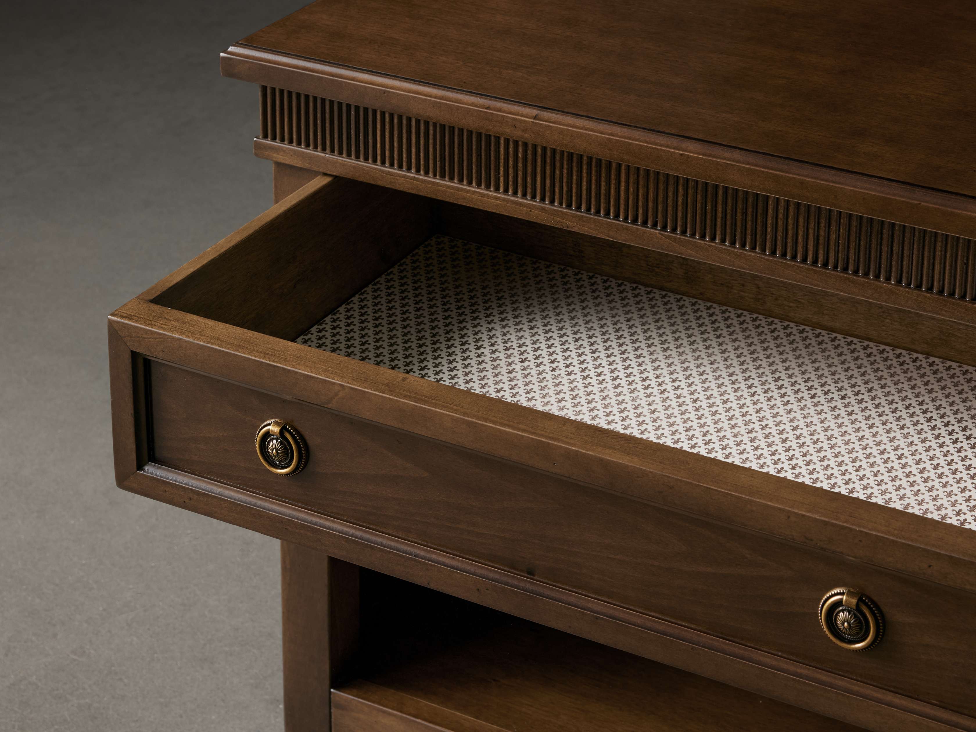 Ottavia Nightstand