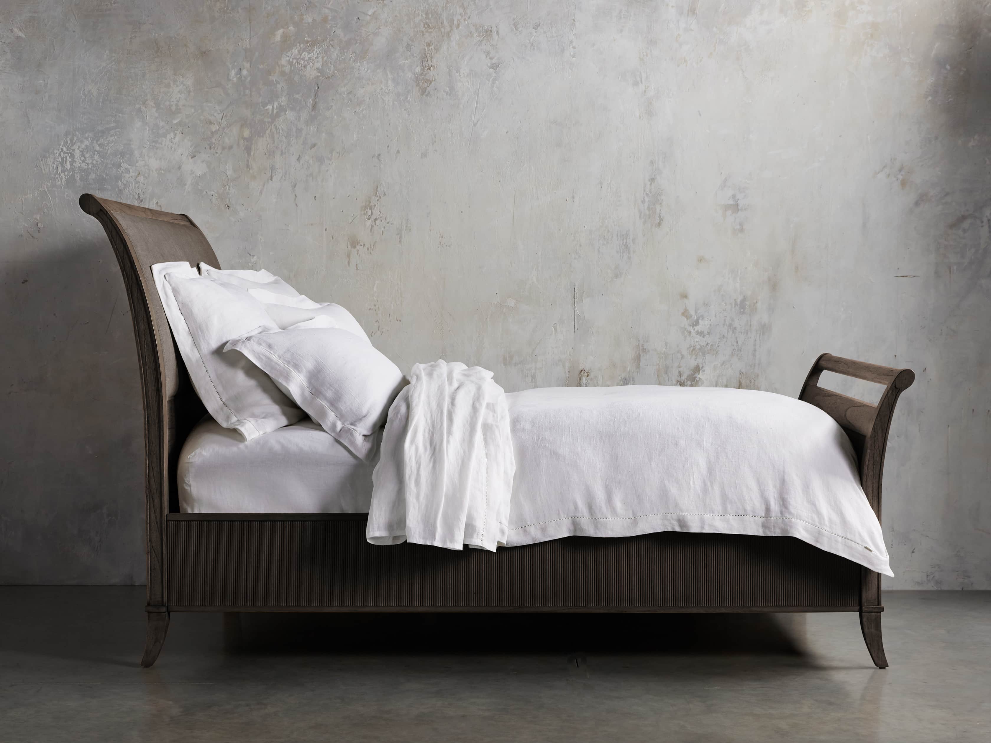 Pearson King Bed with Footboard in Bastian Brown