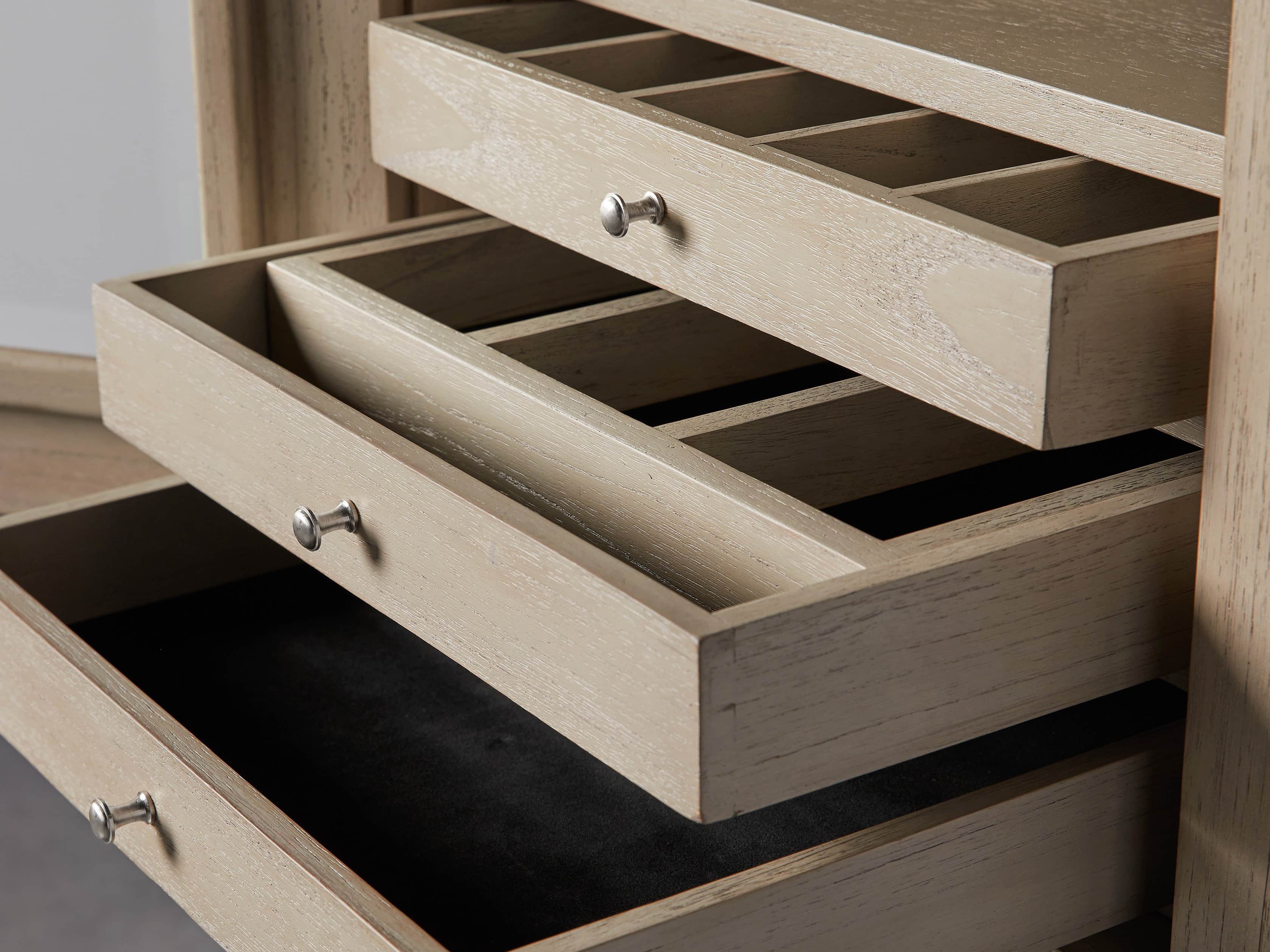 Pearson Lingerie Chest in Basa Natural