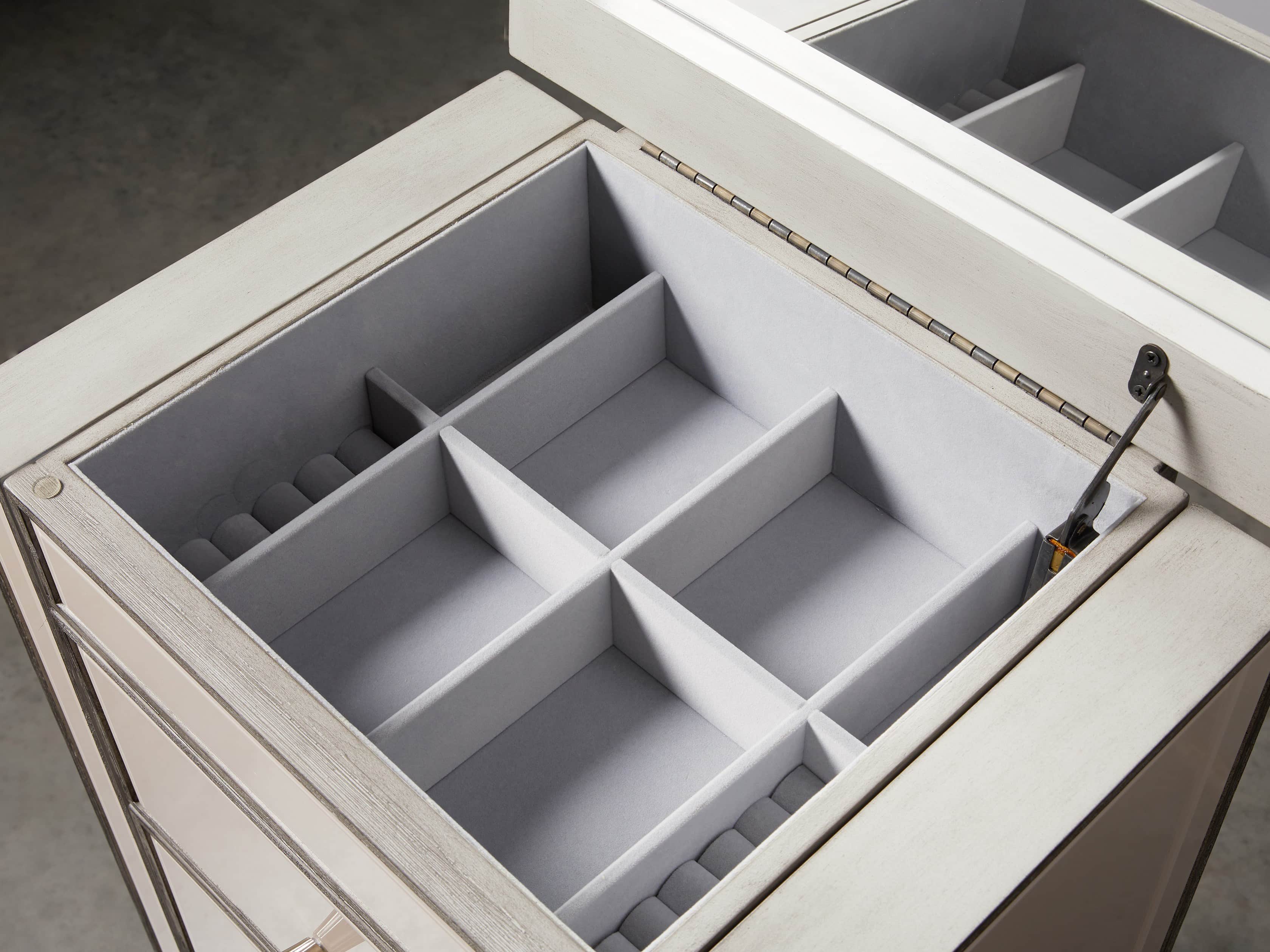 Reese 20" Jewelry Chest in Galleria Blush, slide 5 of 10