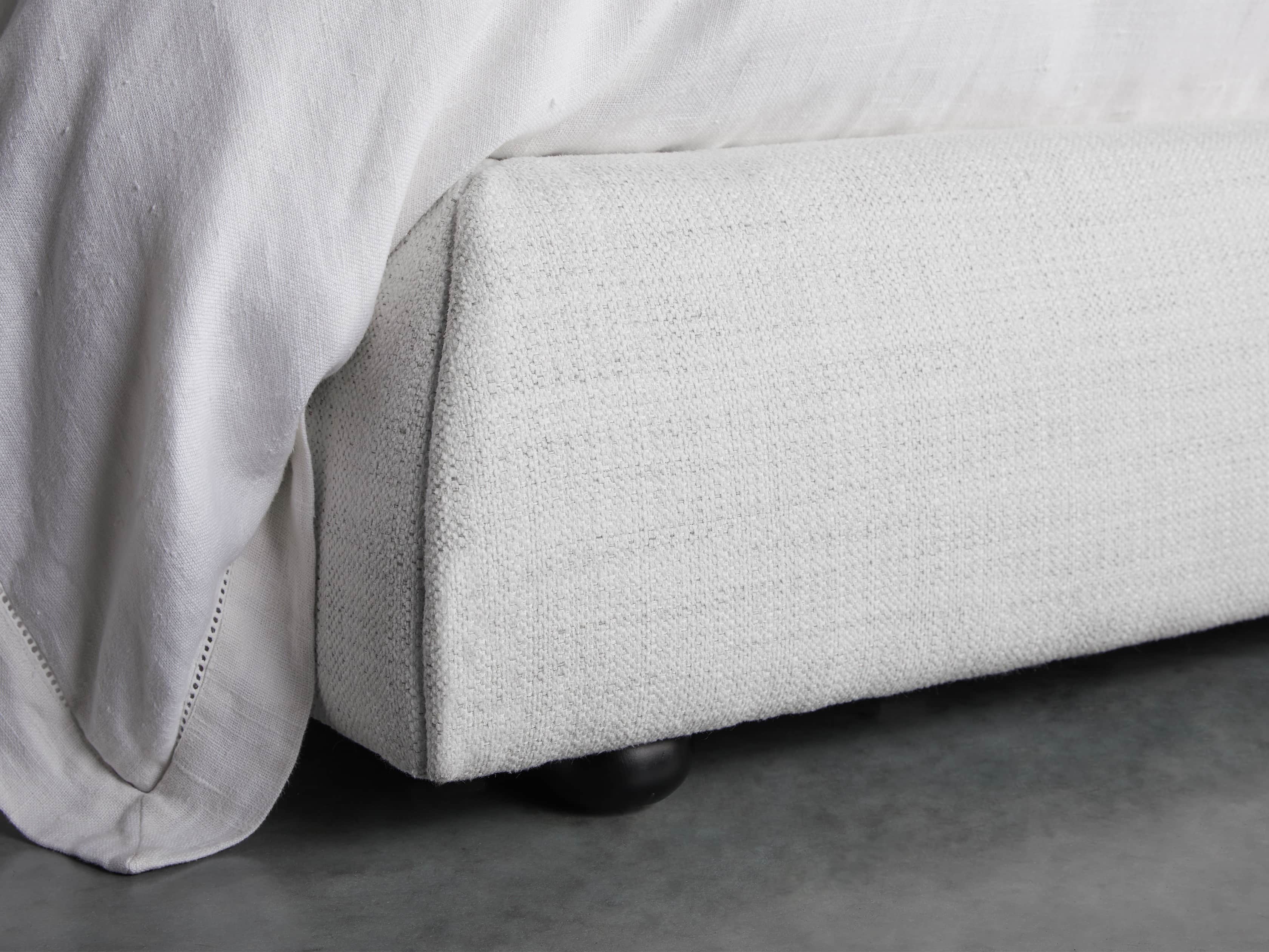 Rigby 40" King Bed
