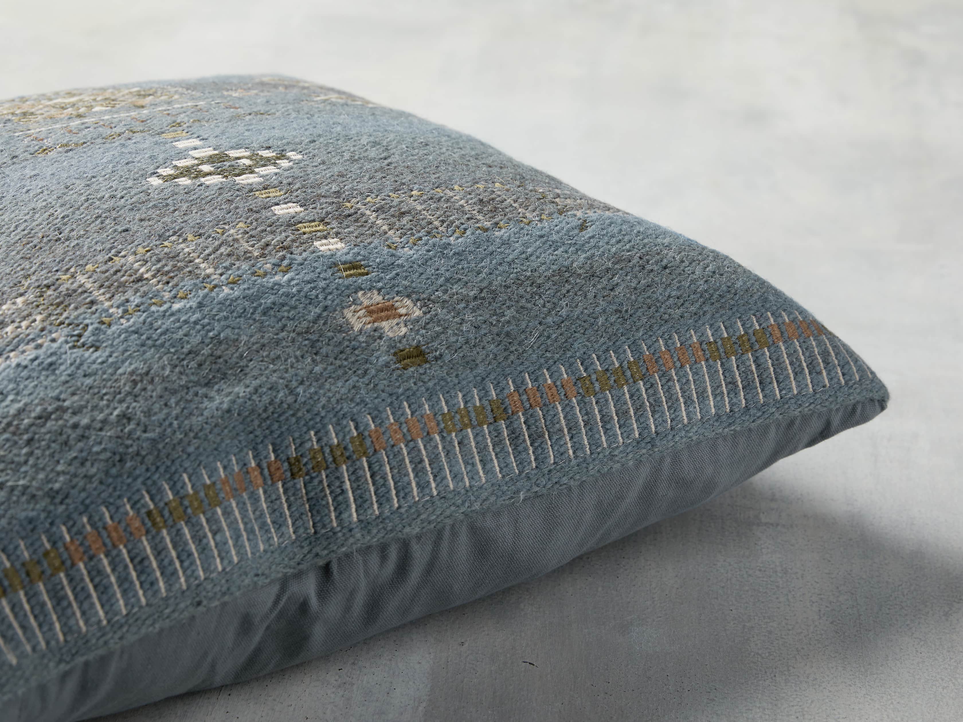 Anja Pillow