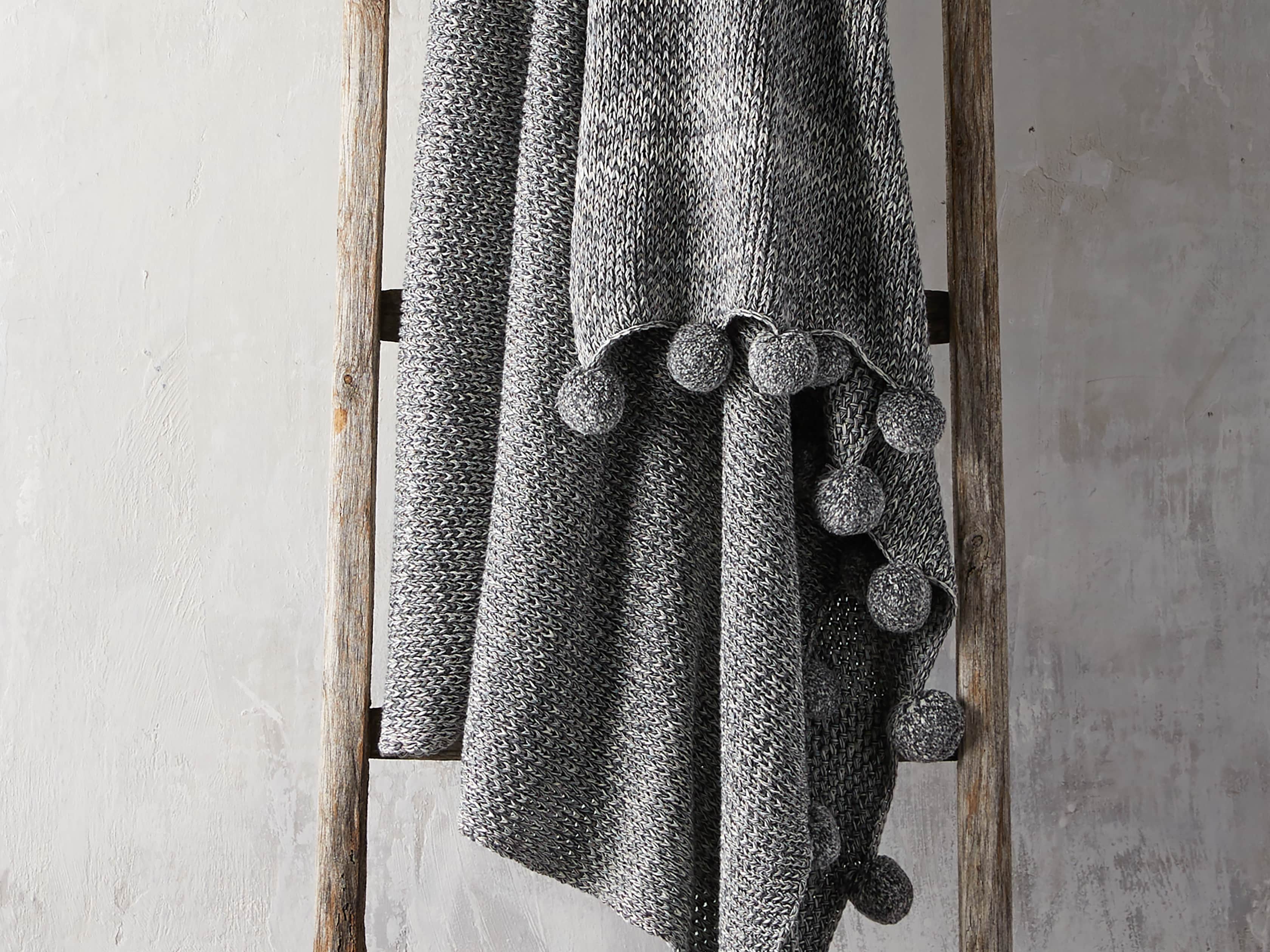 Chunky Knit Pom Pom Throw