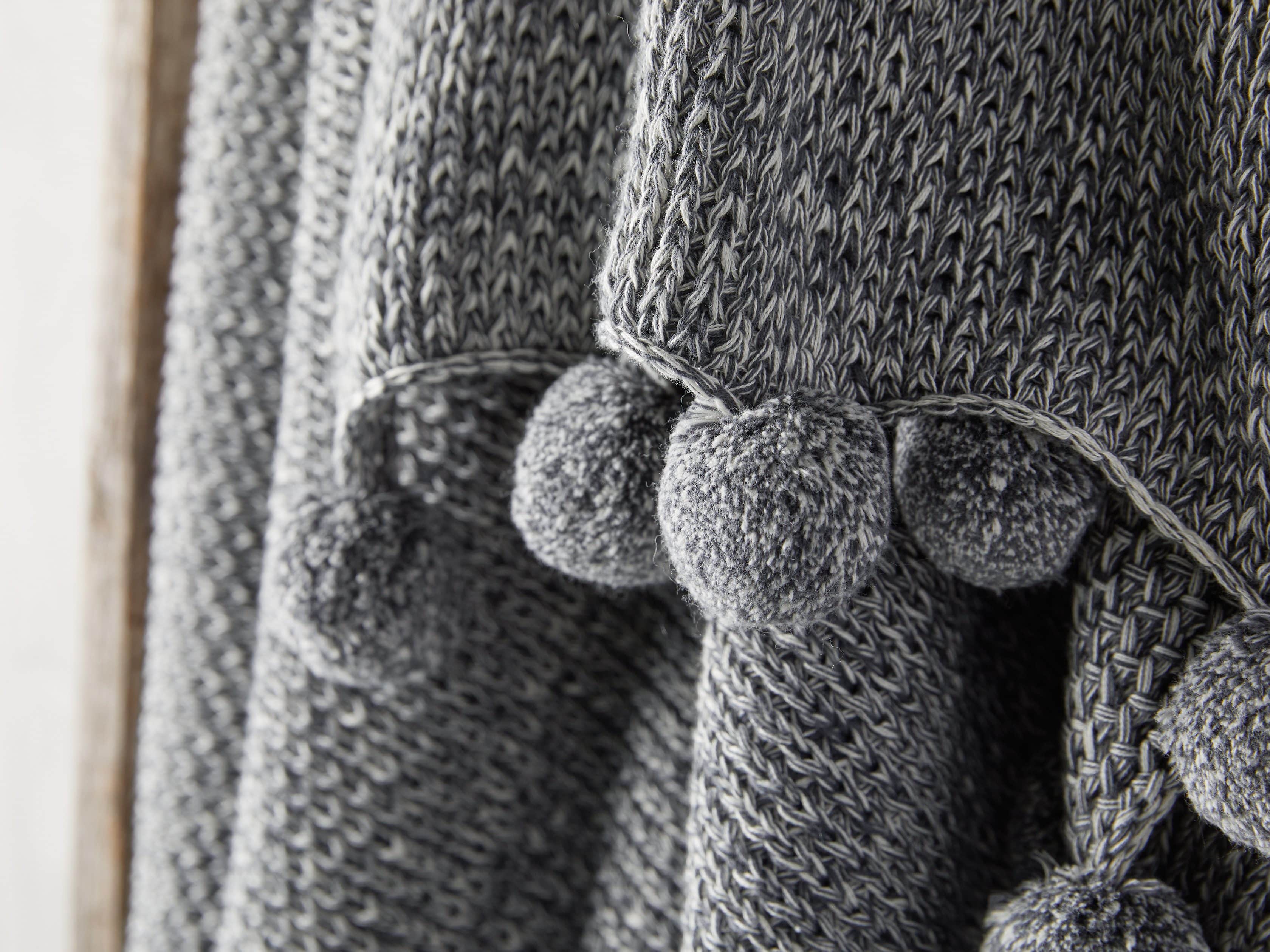 Chunky Knit Pom Pom Throw