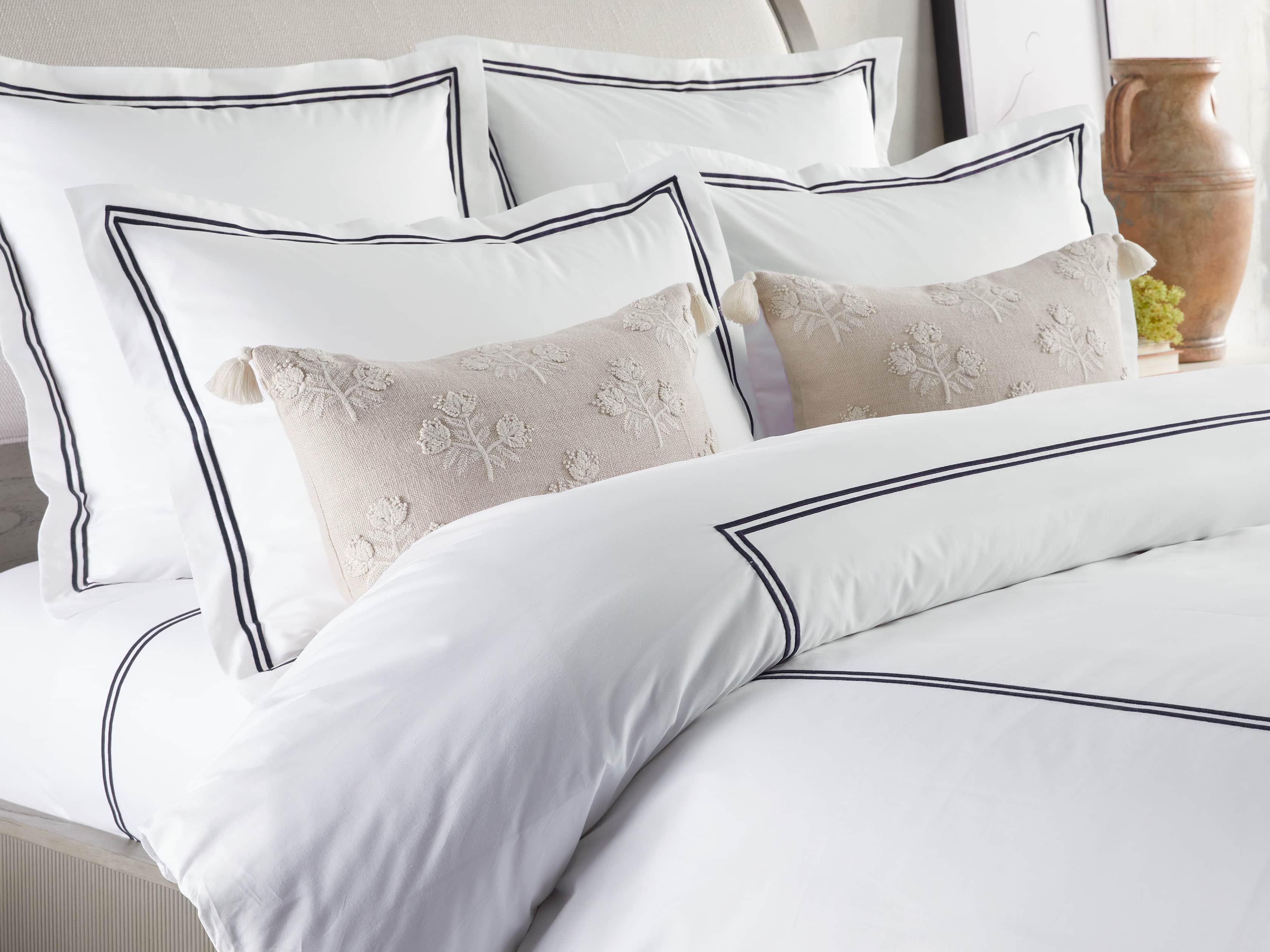 Italian Hotel Double-Stitch Queen Duvet in Navy, slide 3 of 6