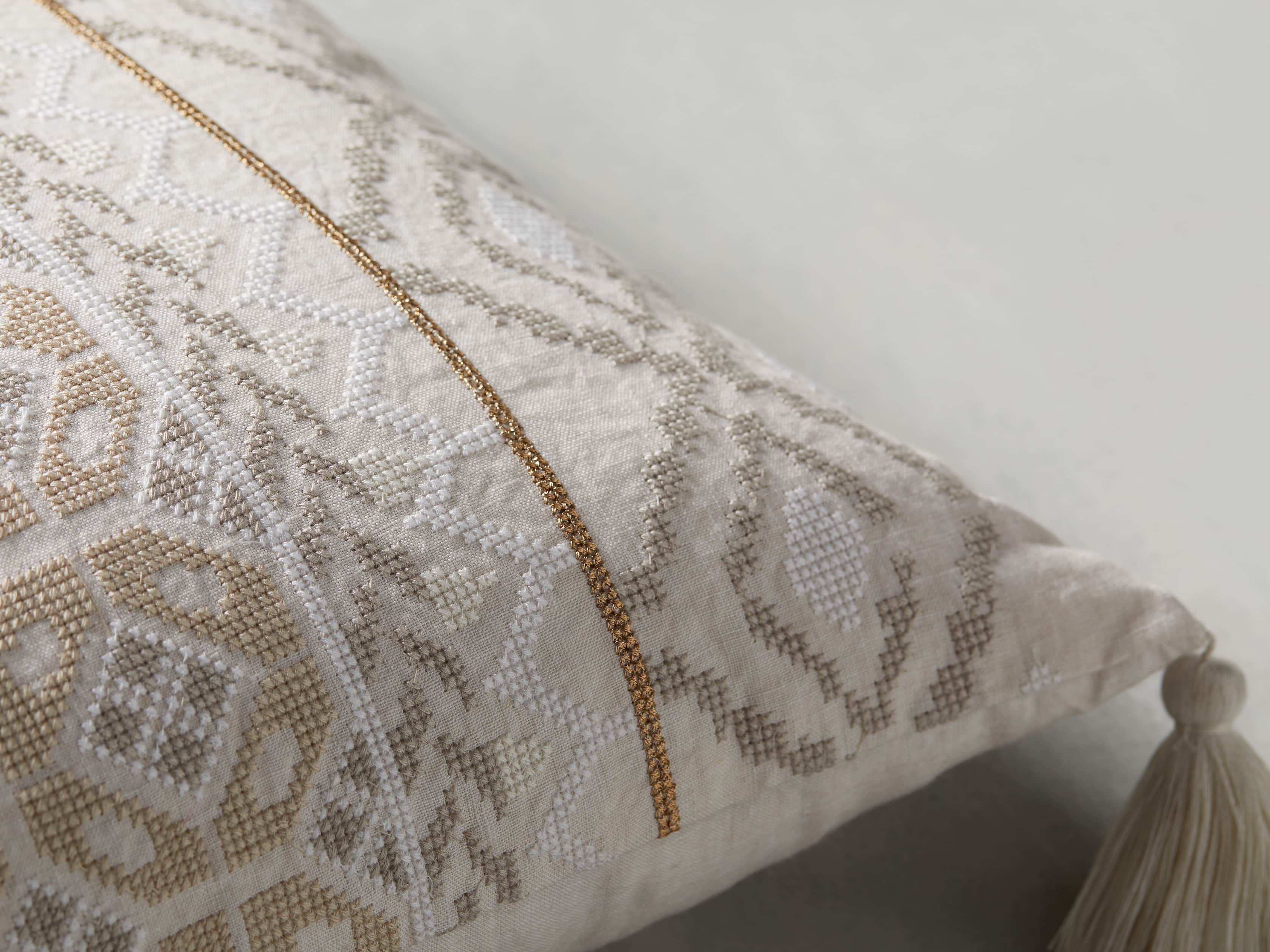 Ivory Fairisle Lumbar Pillow Cover, slide 3 of 5