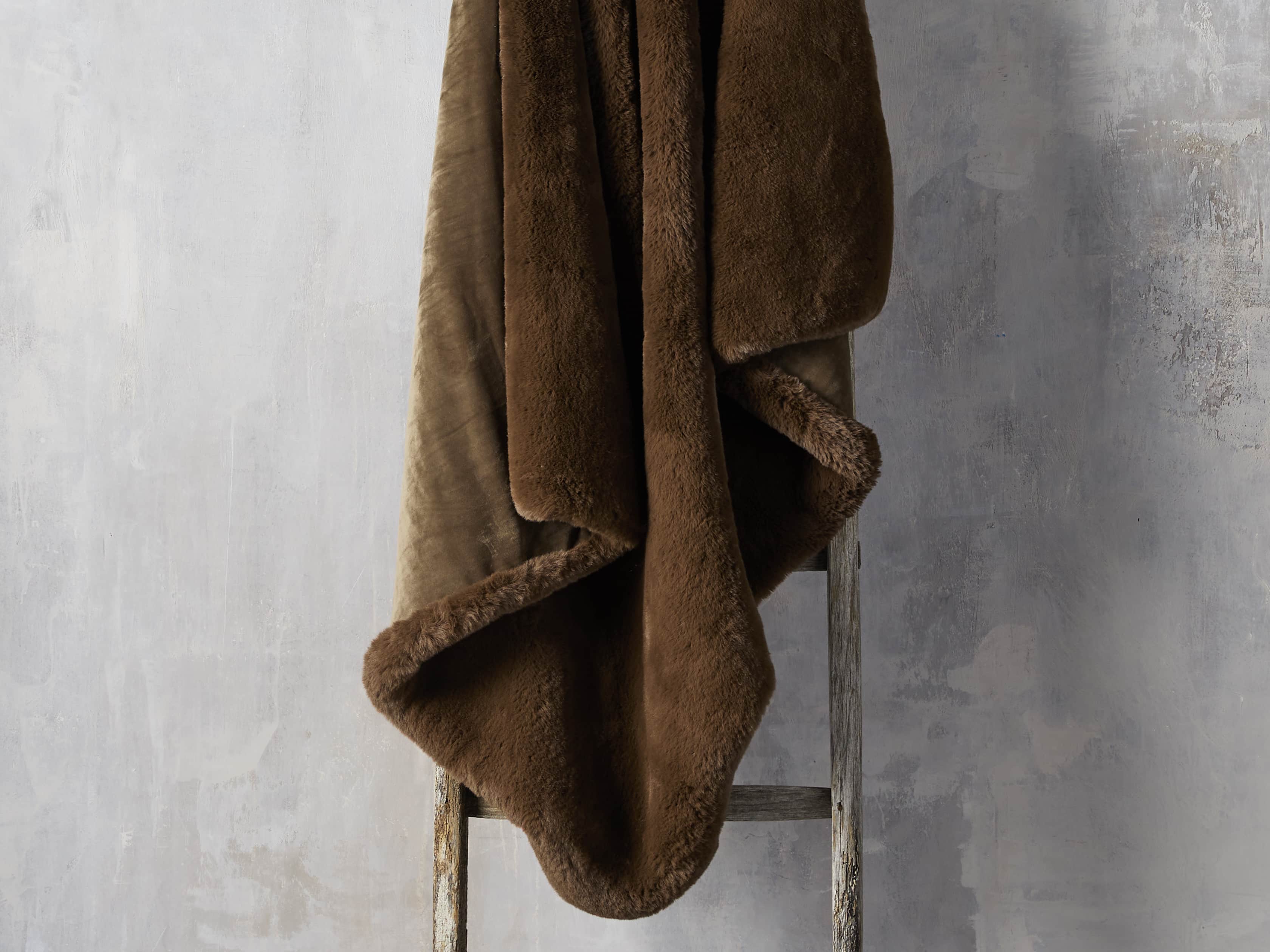 Throw Blankets & Furniture Blankets Arhaus