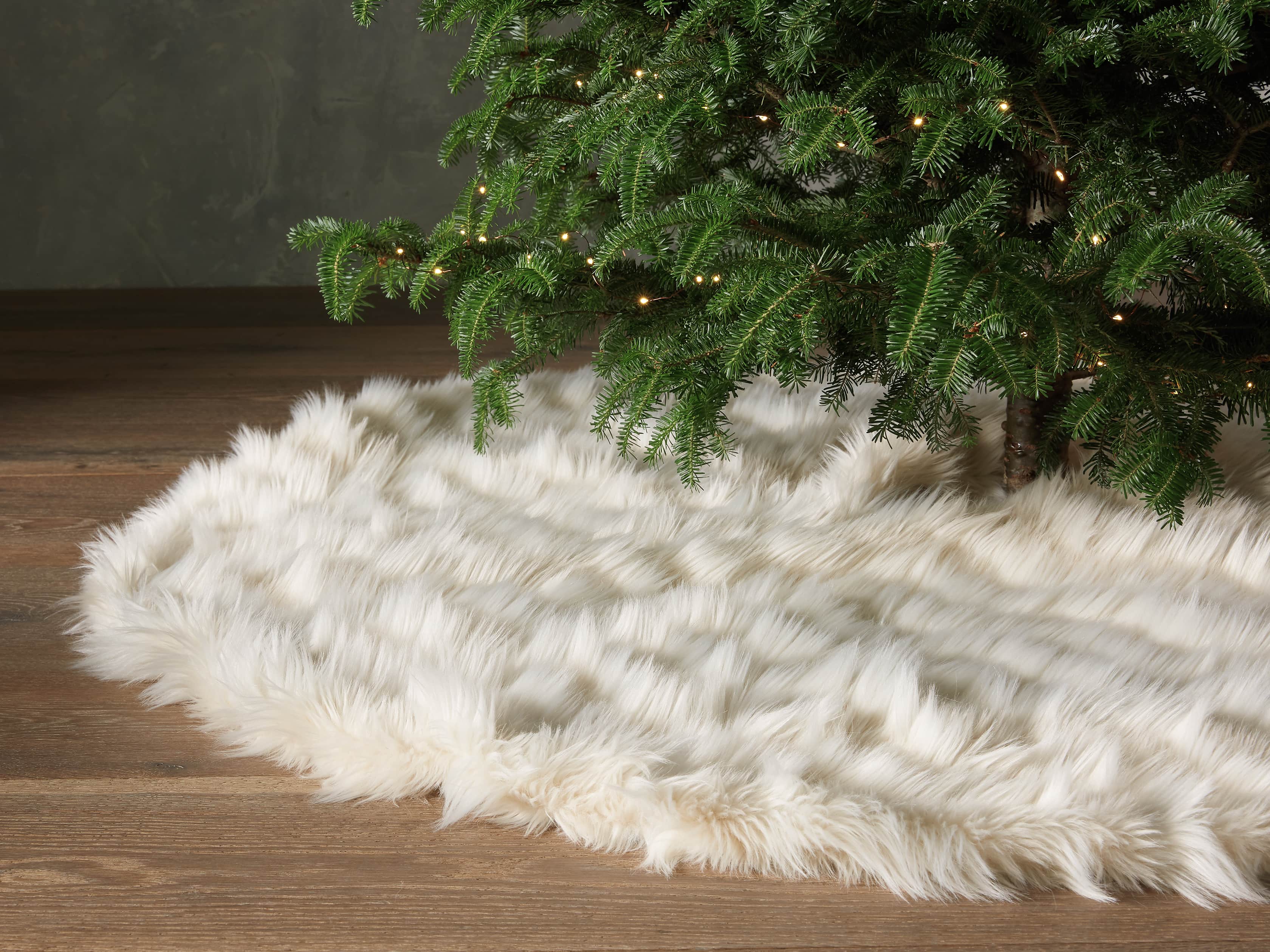 Faux Fur Tree Skirt in Chevron