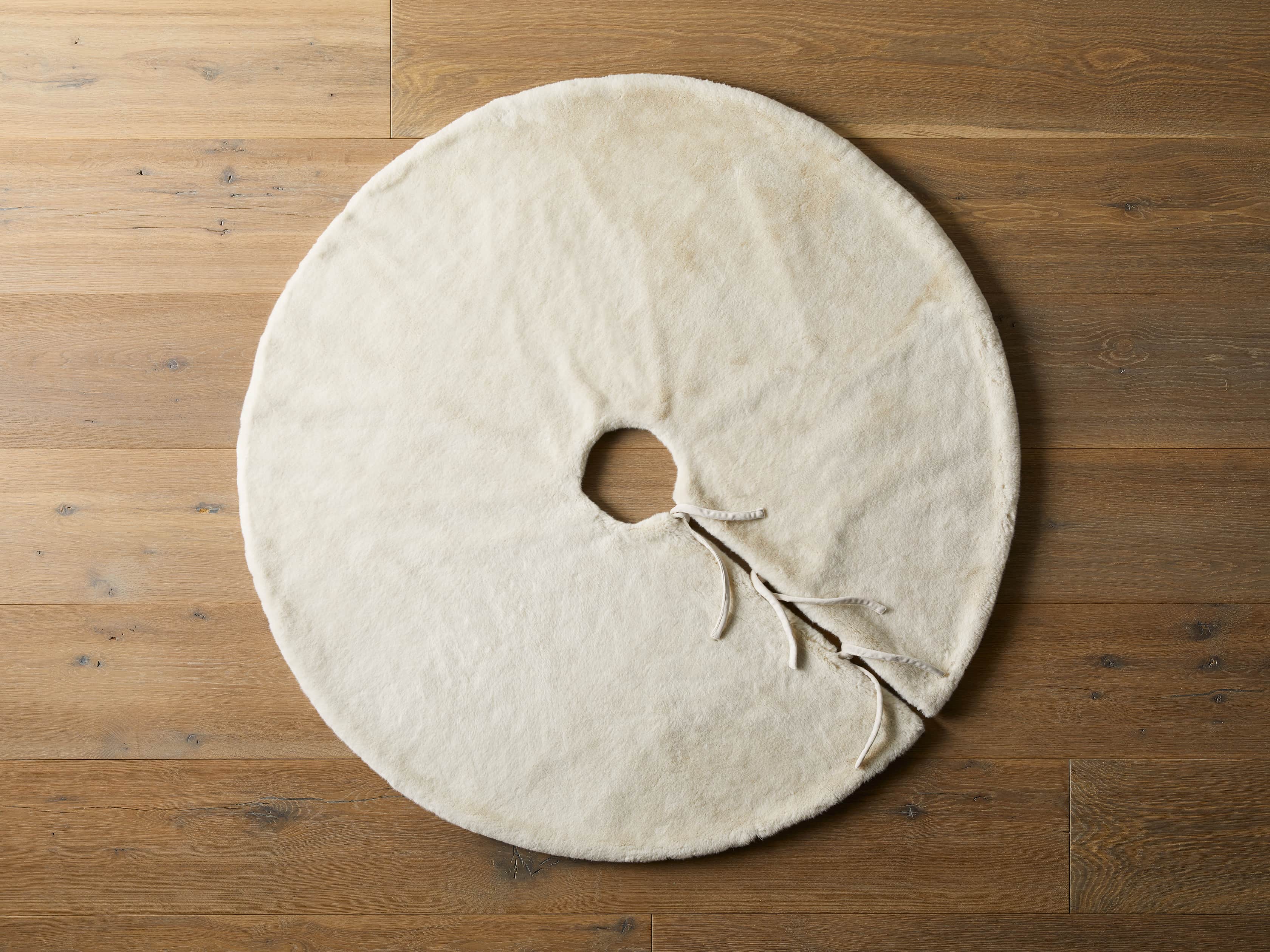 Ivory Faux Fur Tree Skirt