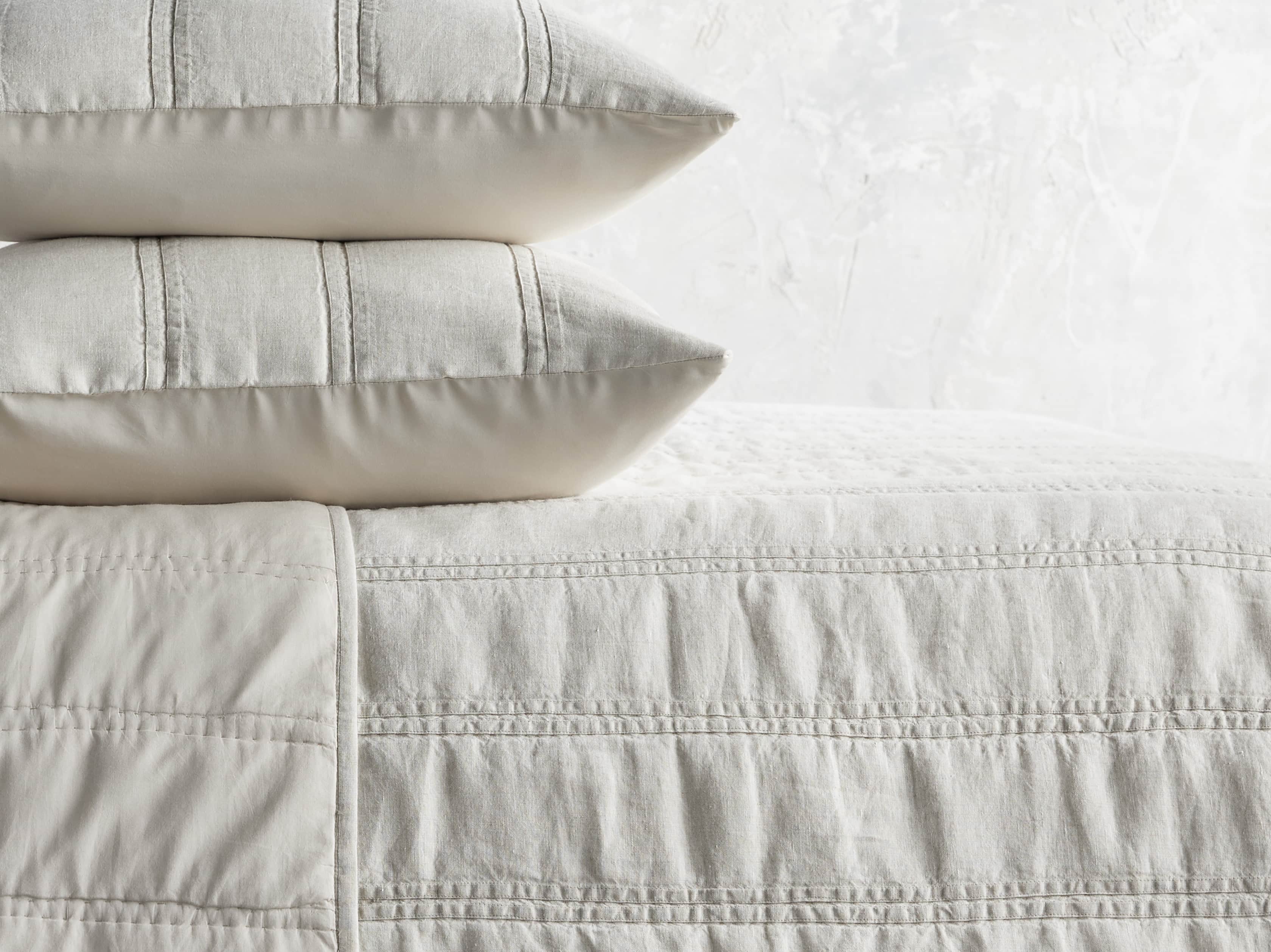 French Seam Linen King Quilt in Natural, slide 2 of 4
