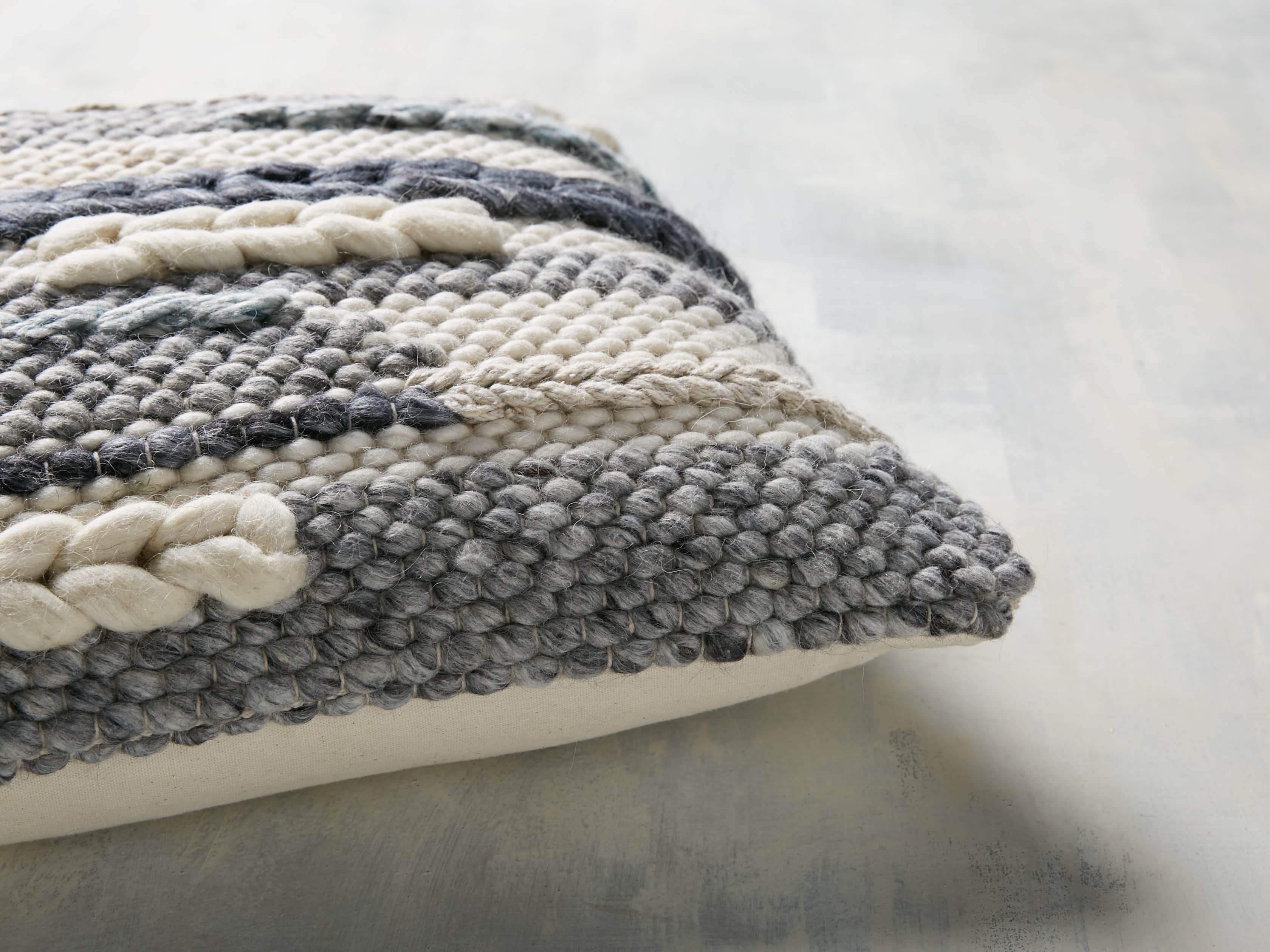 Grenney Pillow, slide 4 of 4