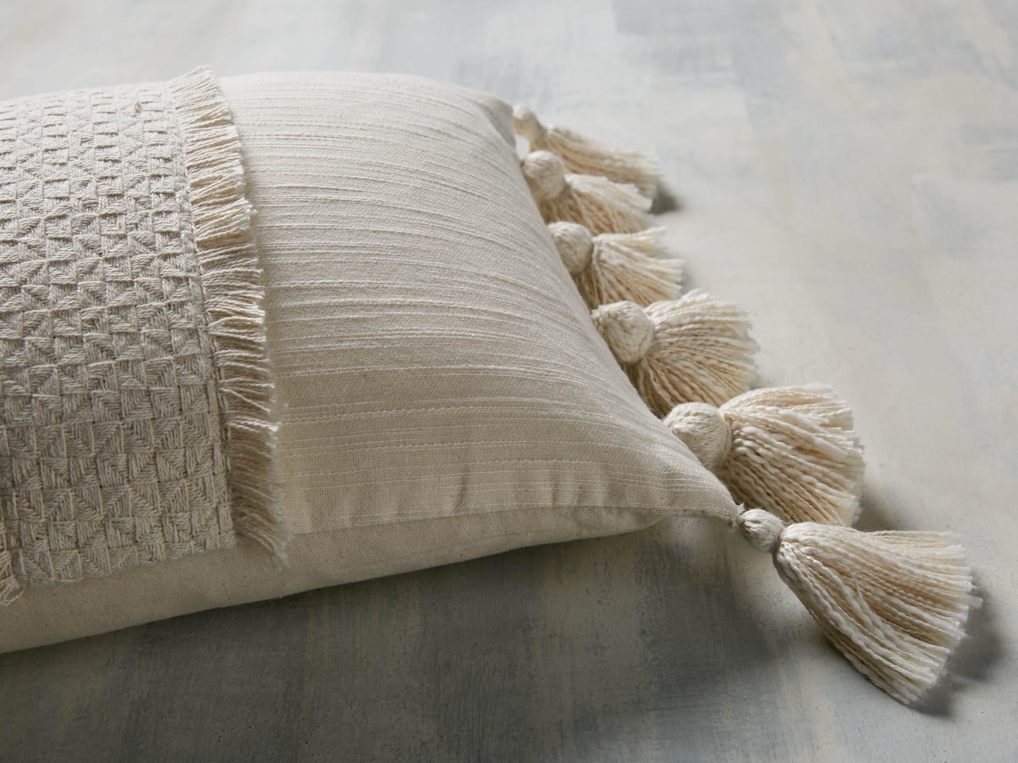 Kaspar Lumbar Pillow